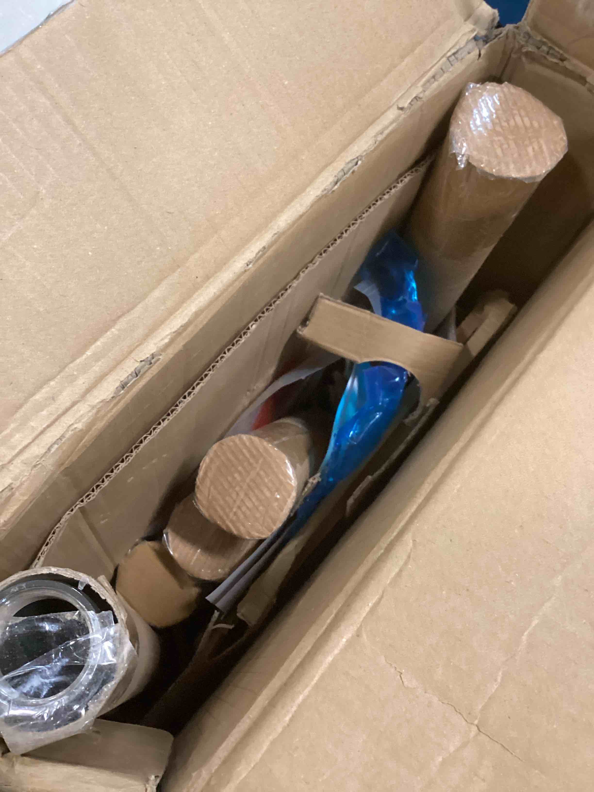 https://s3.amazonaws.com/lotting-images-prod/bidfta/PNK0467714_1729133812299.jpeg