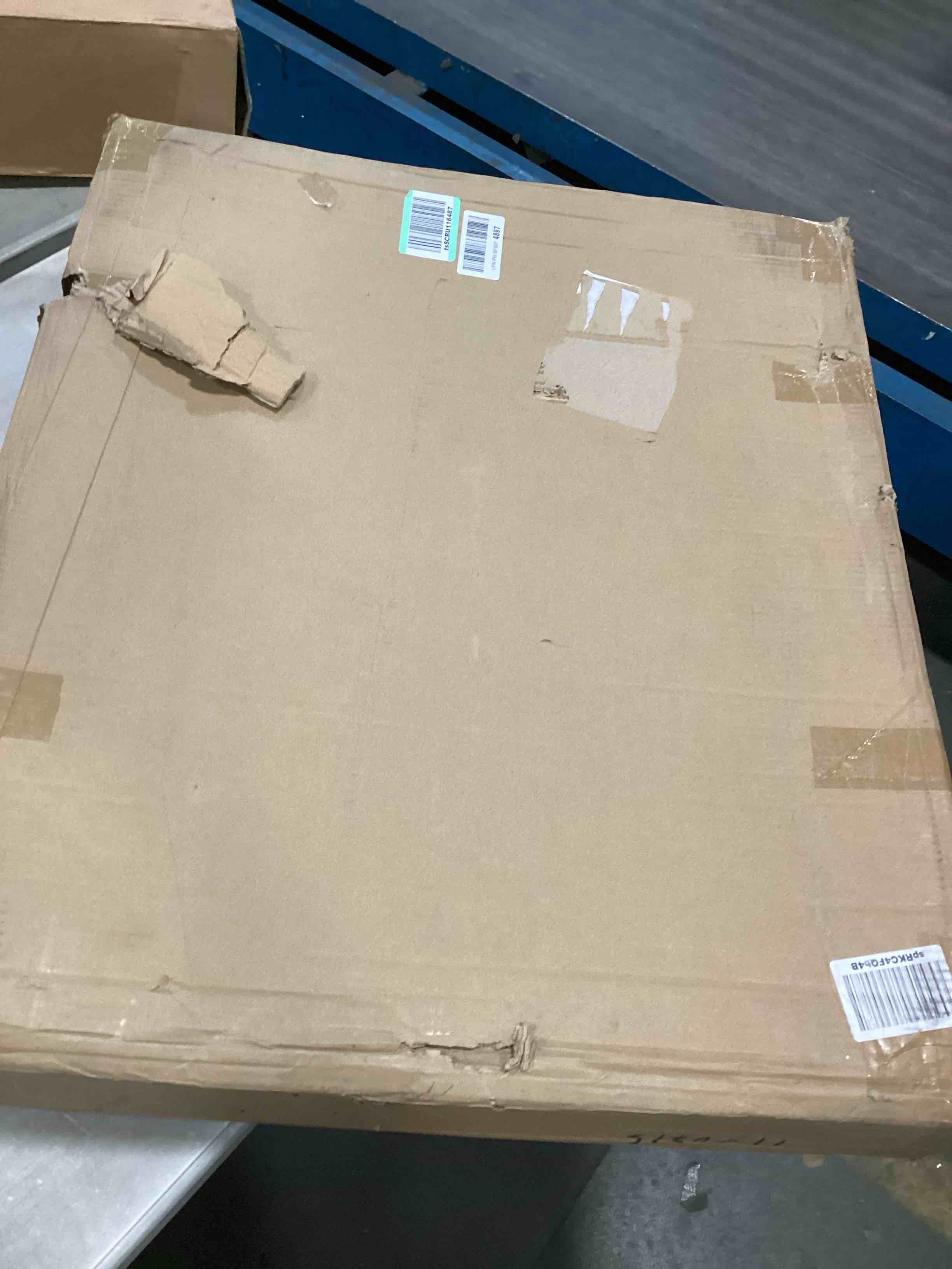 https://s3.amazonaws.com/lotting-images-prod/bidfta/PNK0467894_1729055033212.jpeg