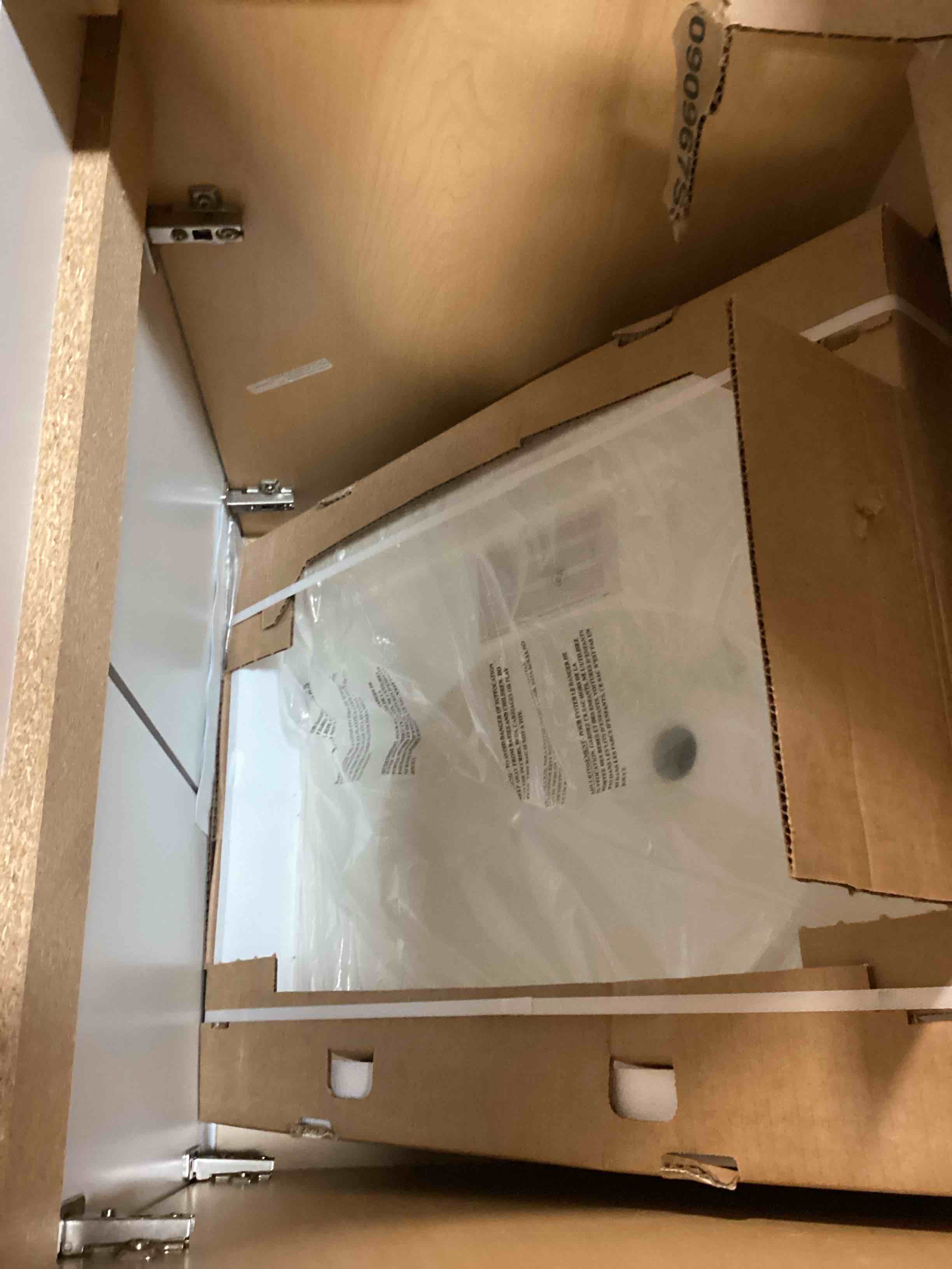 https://s3.amazonaws.com/lotting-images-prod/bidfta/PNK0468183_1730839487389.jpeg