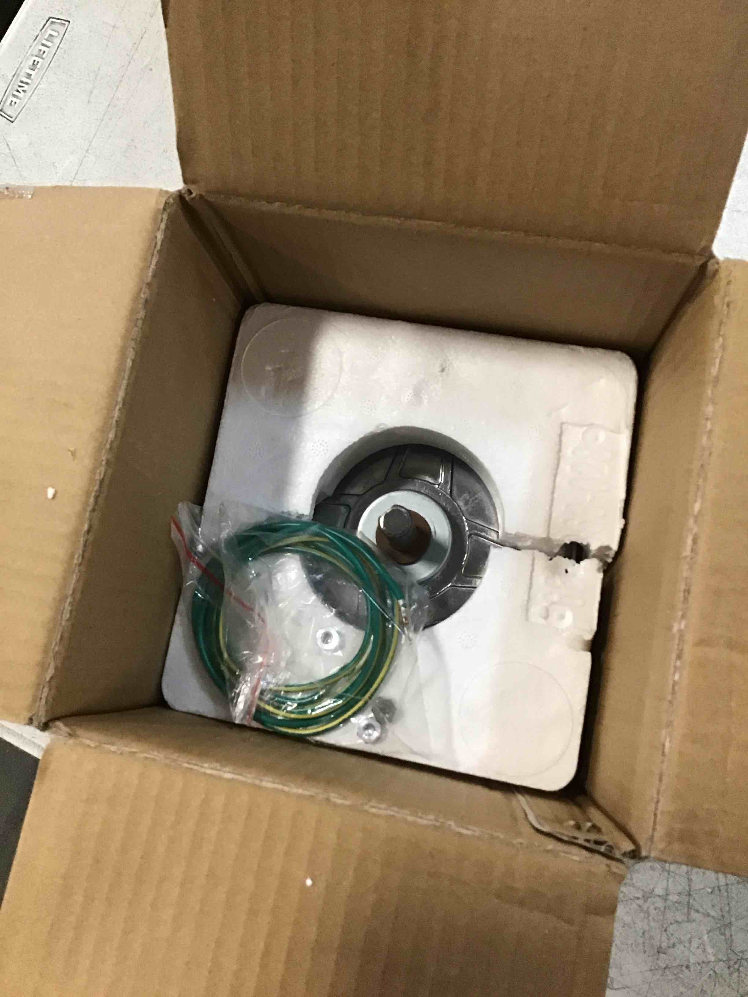 https://s3.amazonaws.com/lotting-images-prod/bidfta/PNK0468424_1729873552059.jpeg