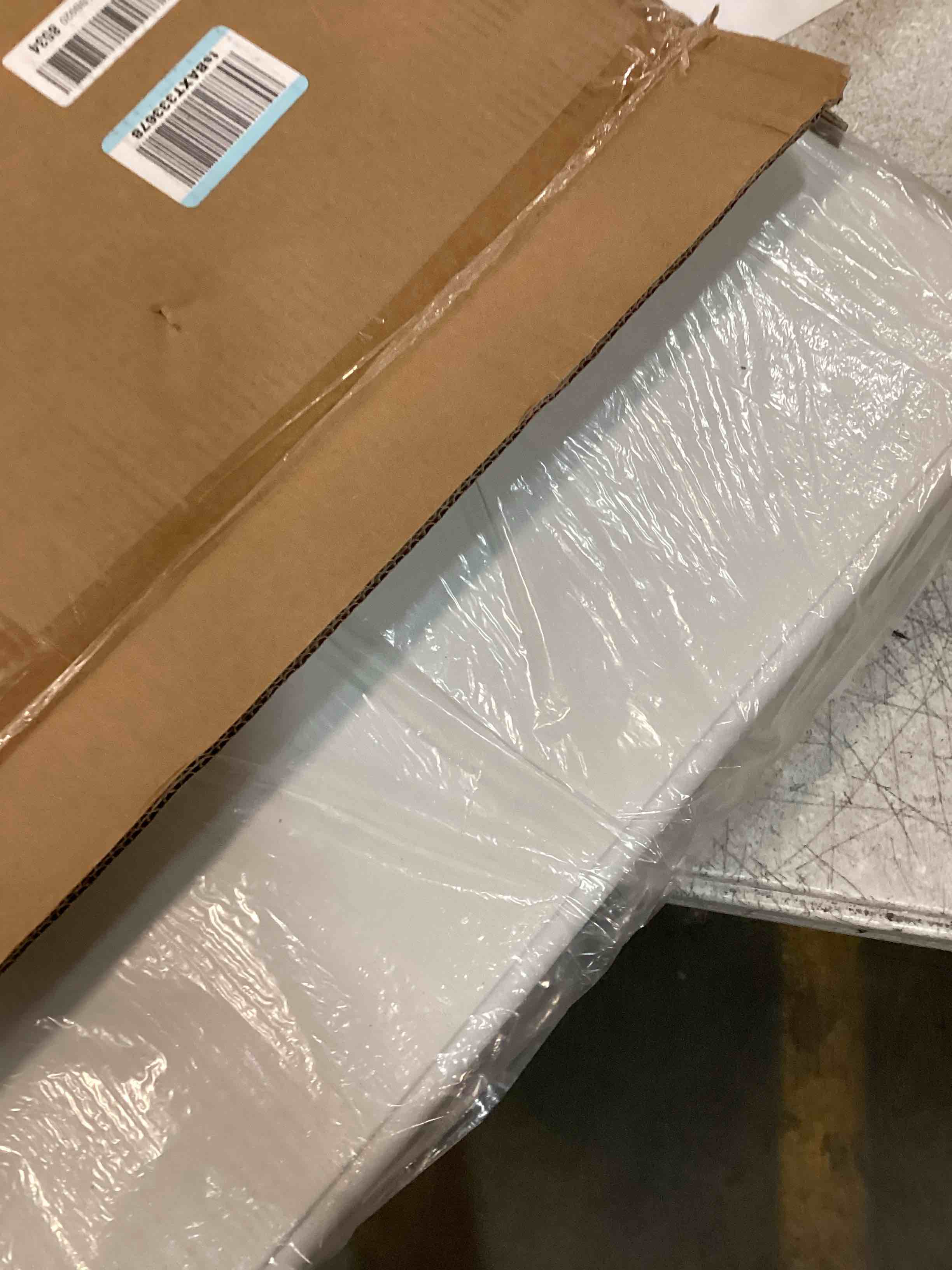 https://s3.amazonaws.com/lotting-images-prod/bidfta/PNK0468891_1729773287538.jpeg