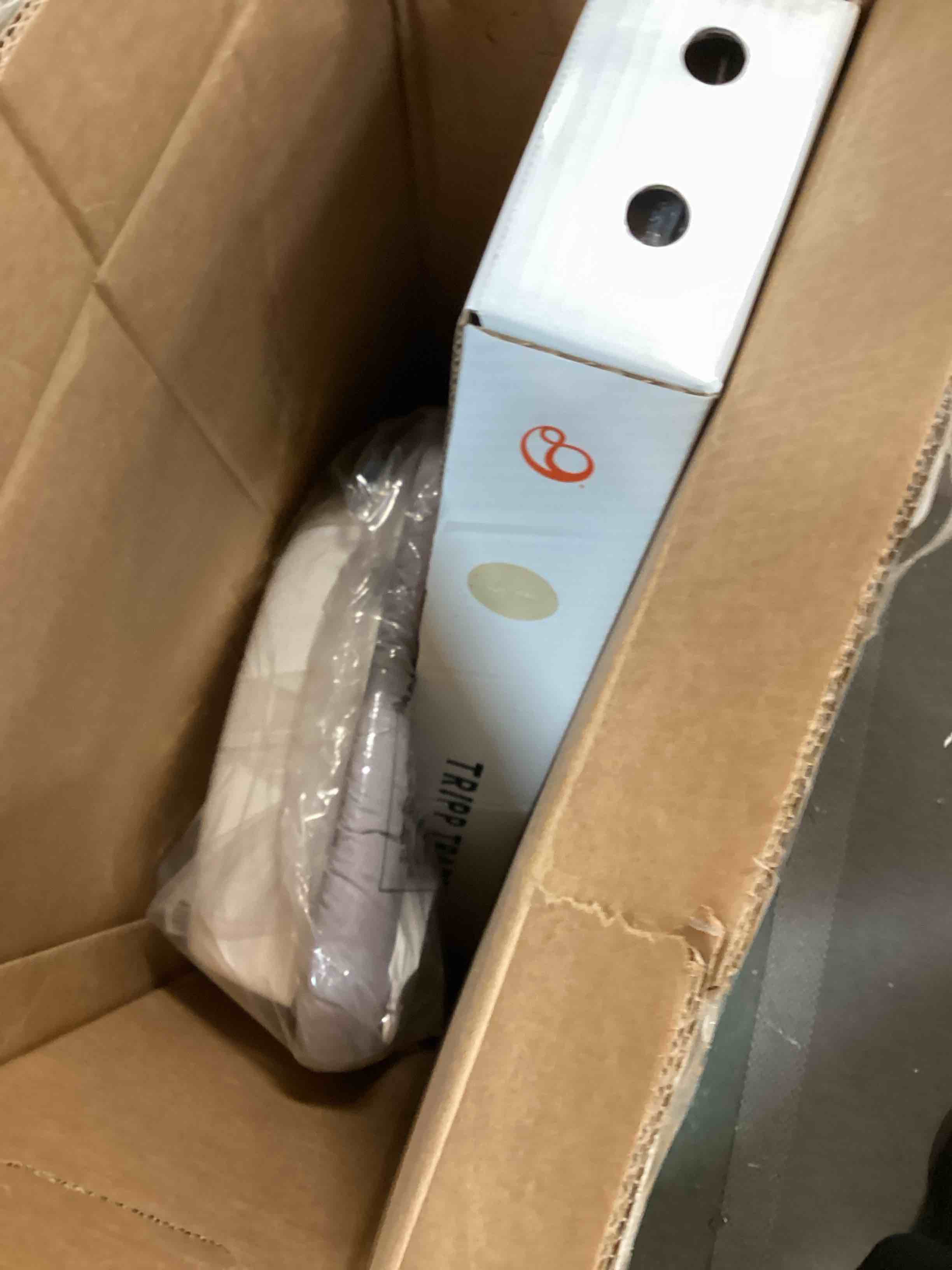 https://s3.amazonaws.com/lotting-images-prod/bidfta/PNK0468925_1729769325169.jpeg