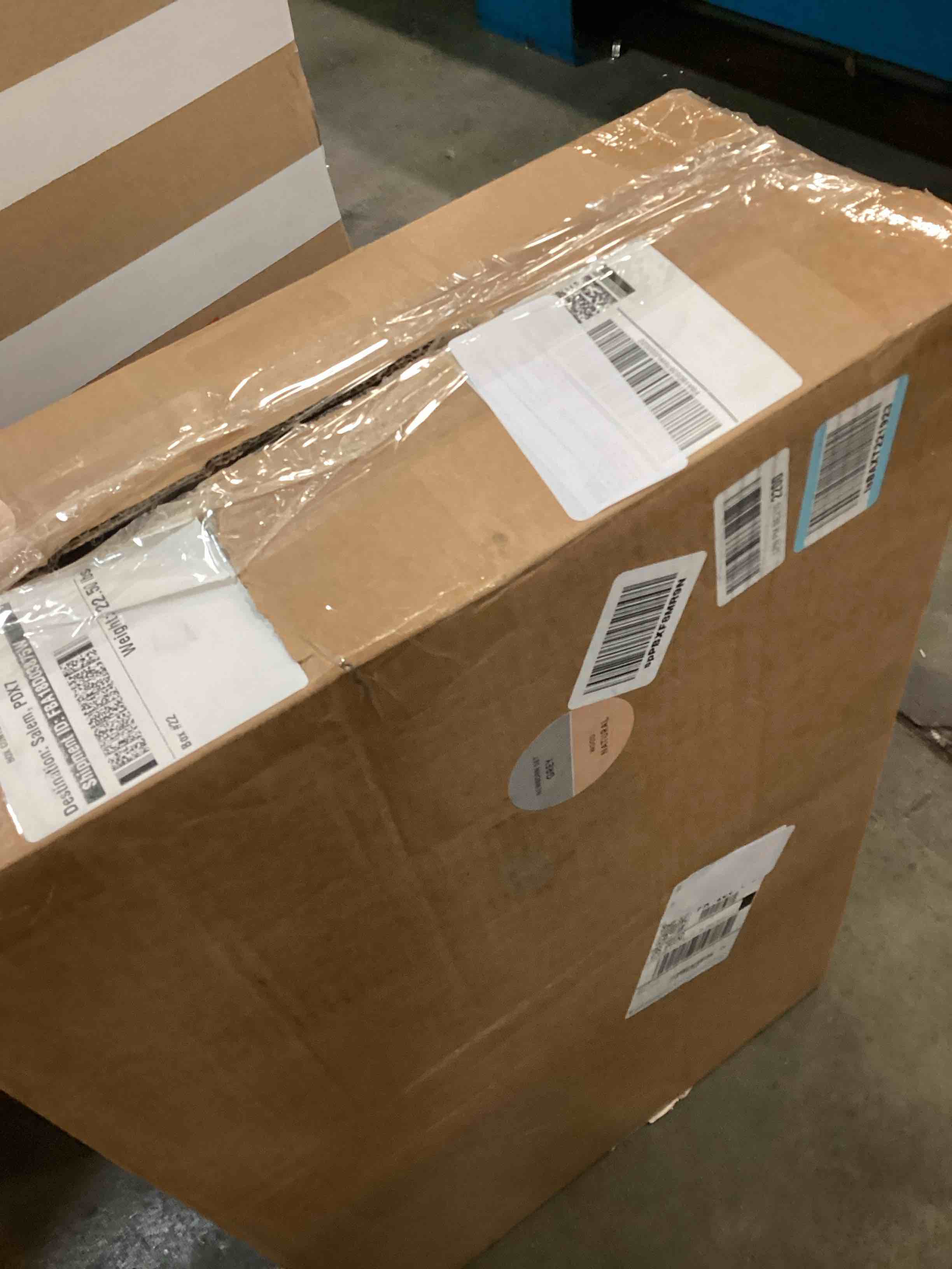 https://s3.amazonaws.com/lotting-images-prod/bidfta/PNK0468925_1729769346836.jpeg