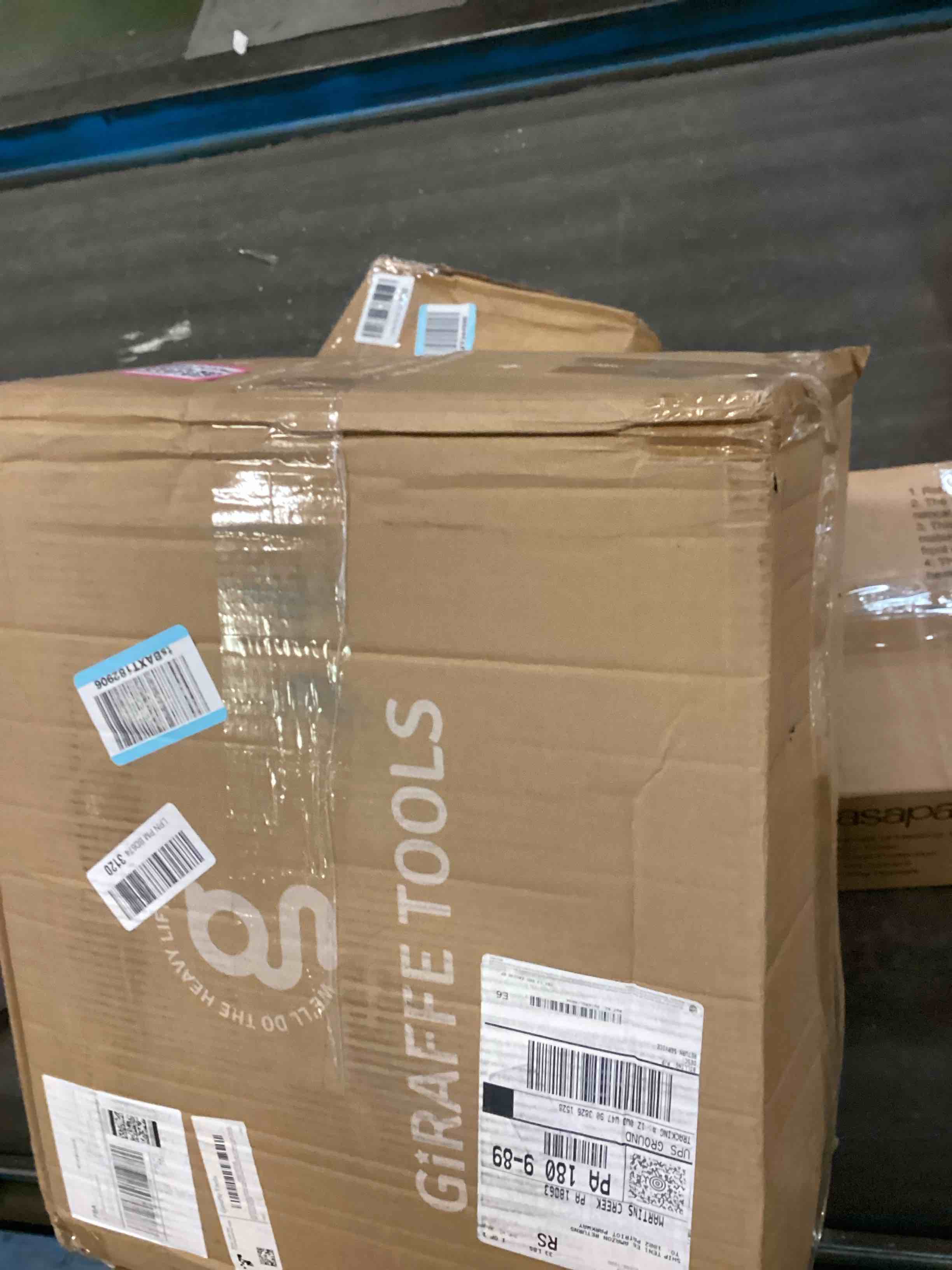https://s3.amazonaws.com/lotting-images-prod/bidfta/PNK0470028_1730130893380.jpeg