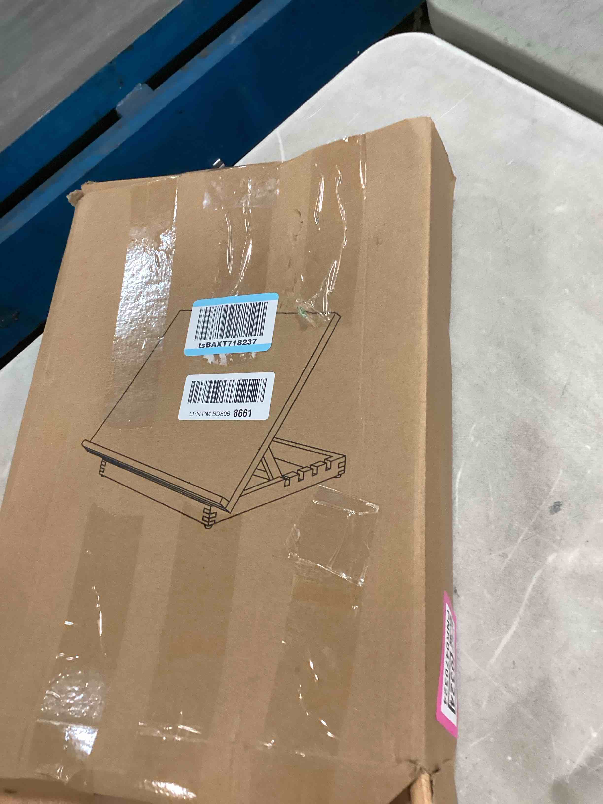 https://s3.amazonaws.com/lotting-images-prod/bidfta/PNK0470324_1729877433265.jpeg