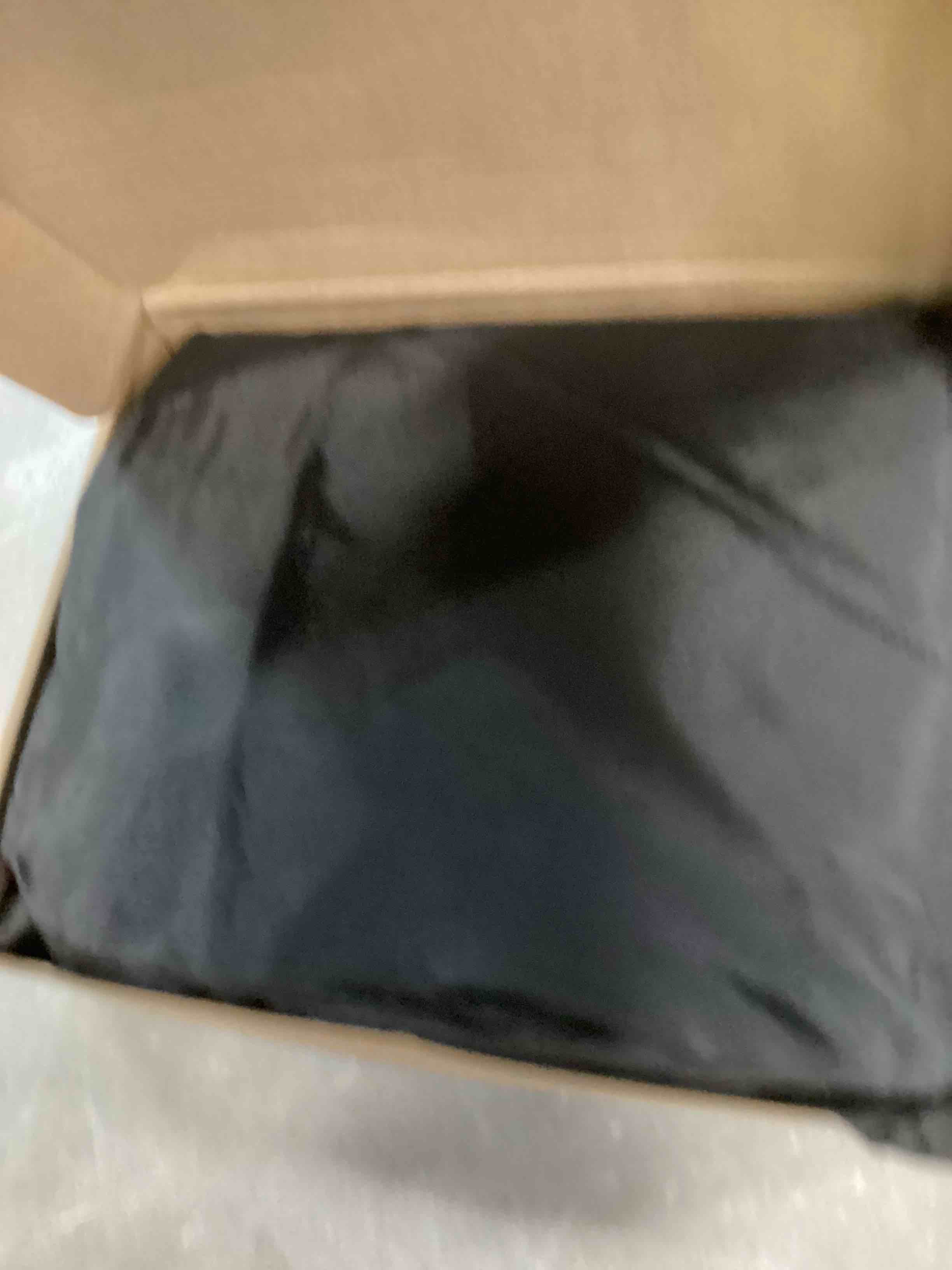 https://s3.amazonaws.com/lotting-images-prod/bidfta/PNK0470333_1729876616998.jpeg