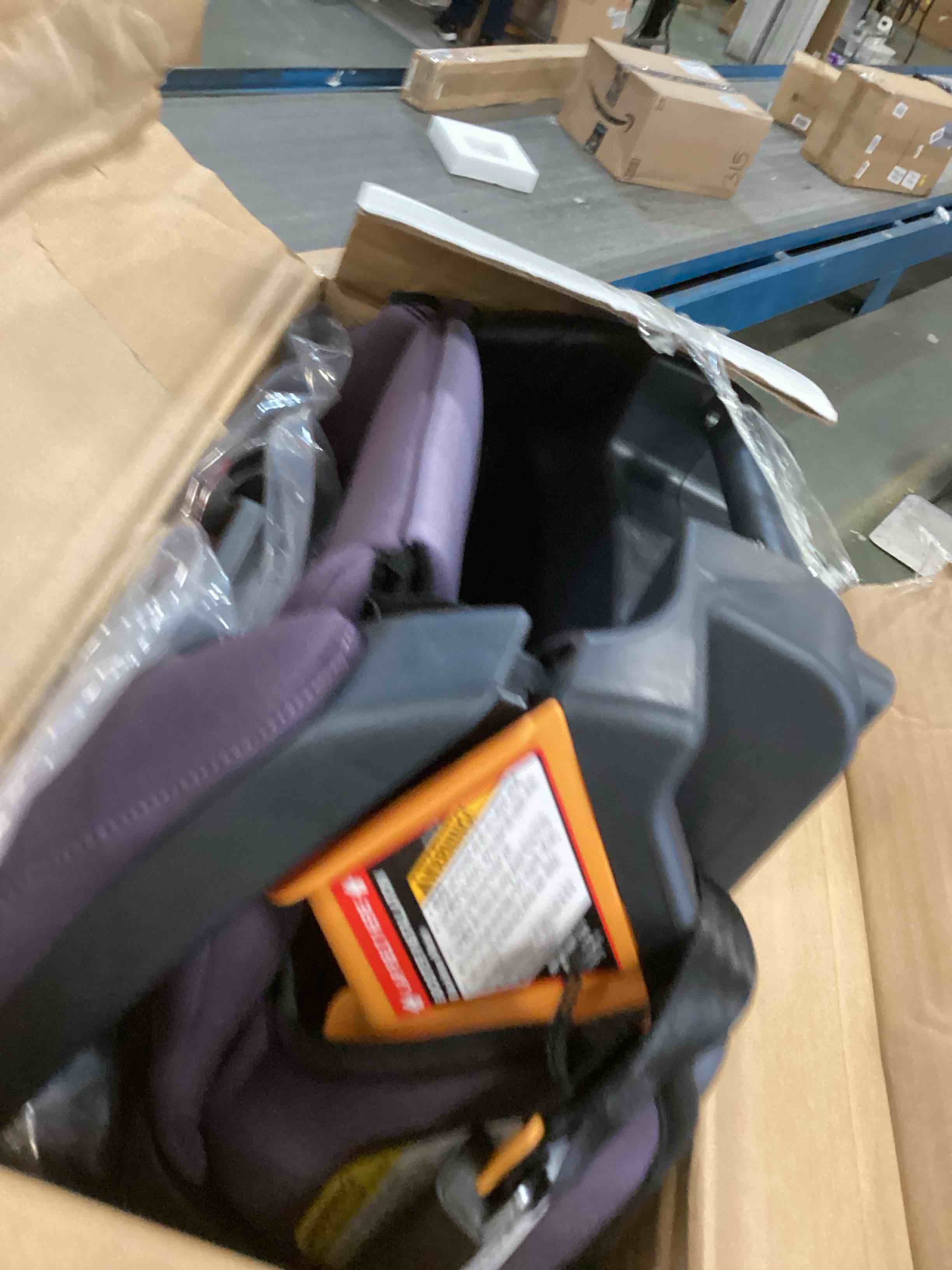 https://s3.amazonaws.com/lotting-images-prod/bidfta/PNK0470439_1729864034893.jpeg