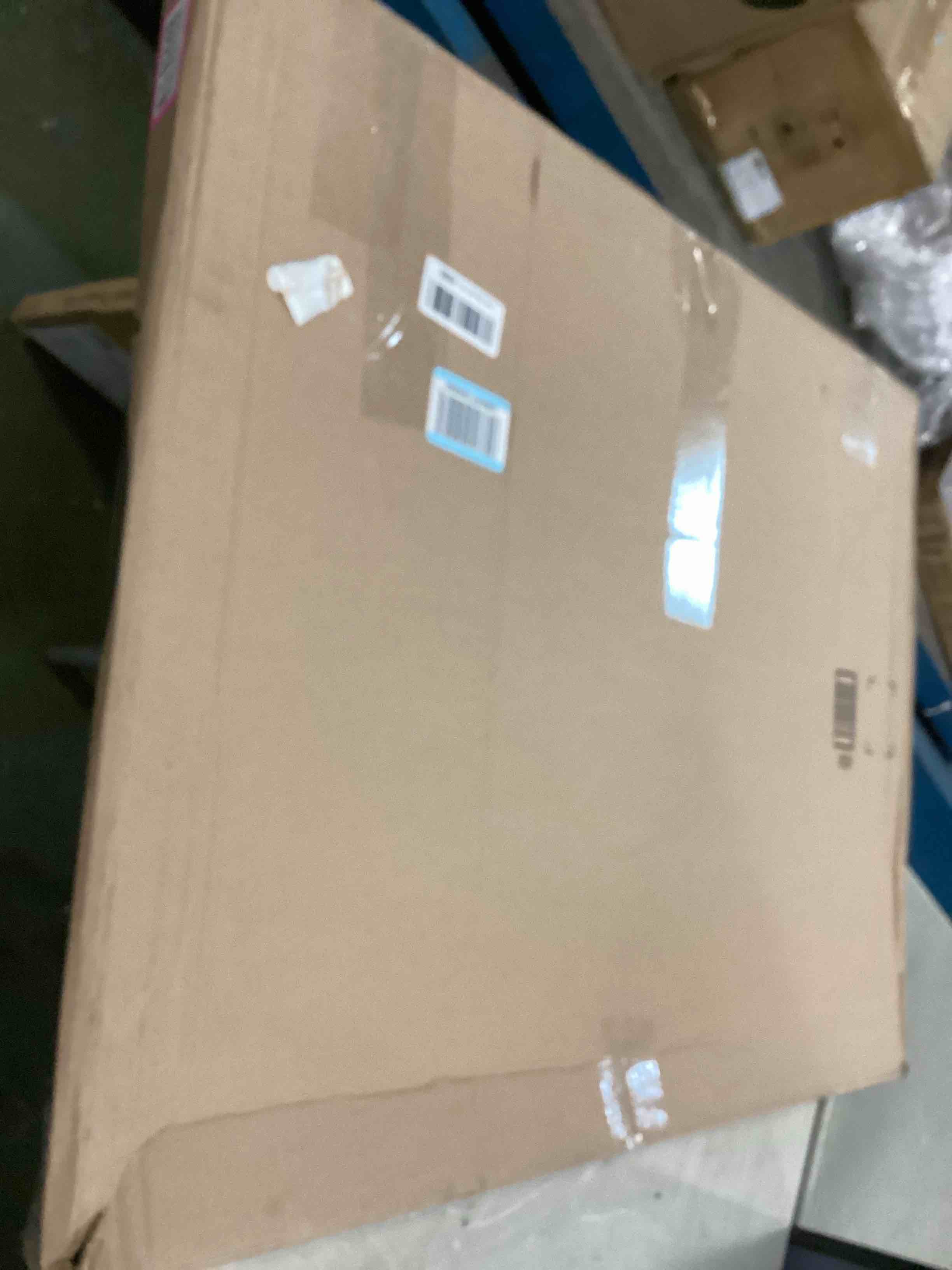 https://s3.amazonaws.com/lotting-images-prod/bidfta/PNK0470440_1729863973342.jpeg