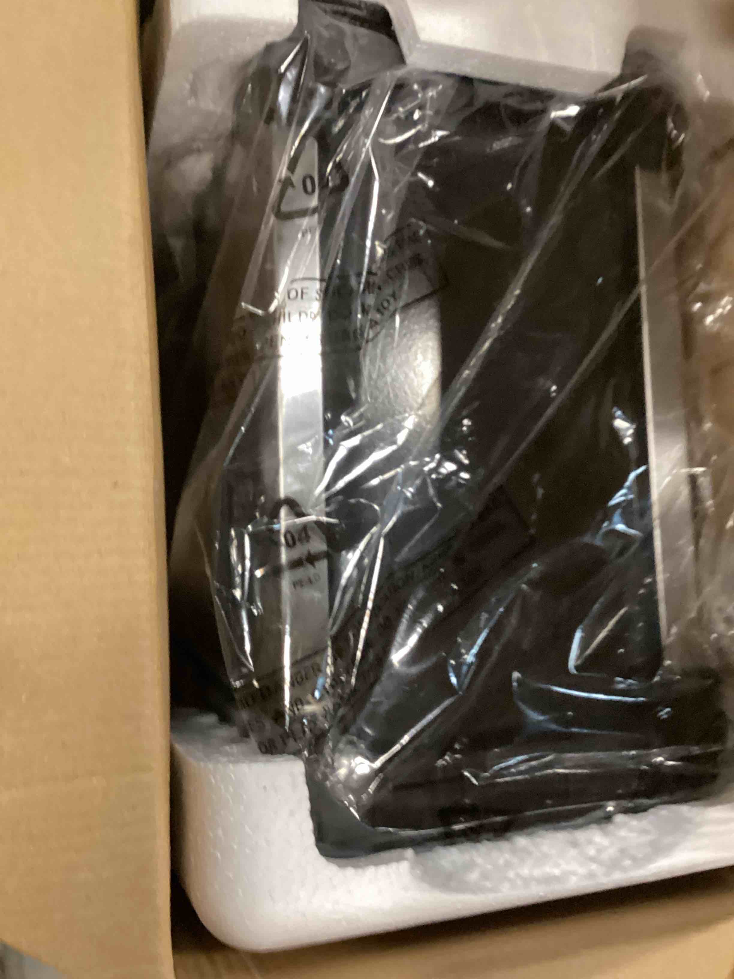 https://s3.amazonaws.com/lotting-images-prod/bidfta/PNK0470483_1729859230147.jpeg
