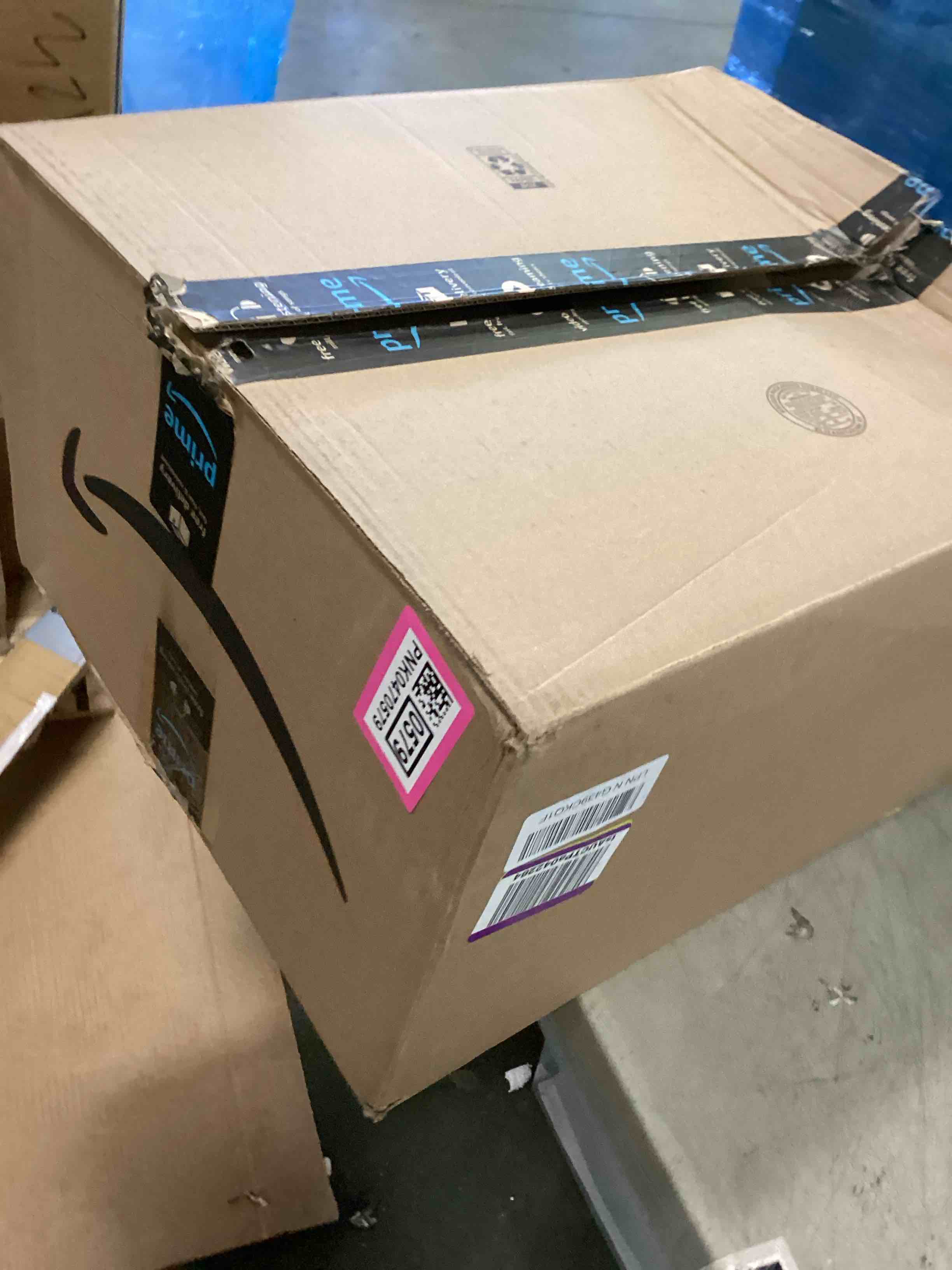 https://s3.amazonaws.com/lotting-images-prod/bidfta/PNK0470579_1729790480772.jpeg