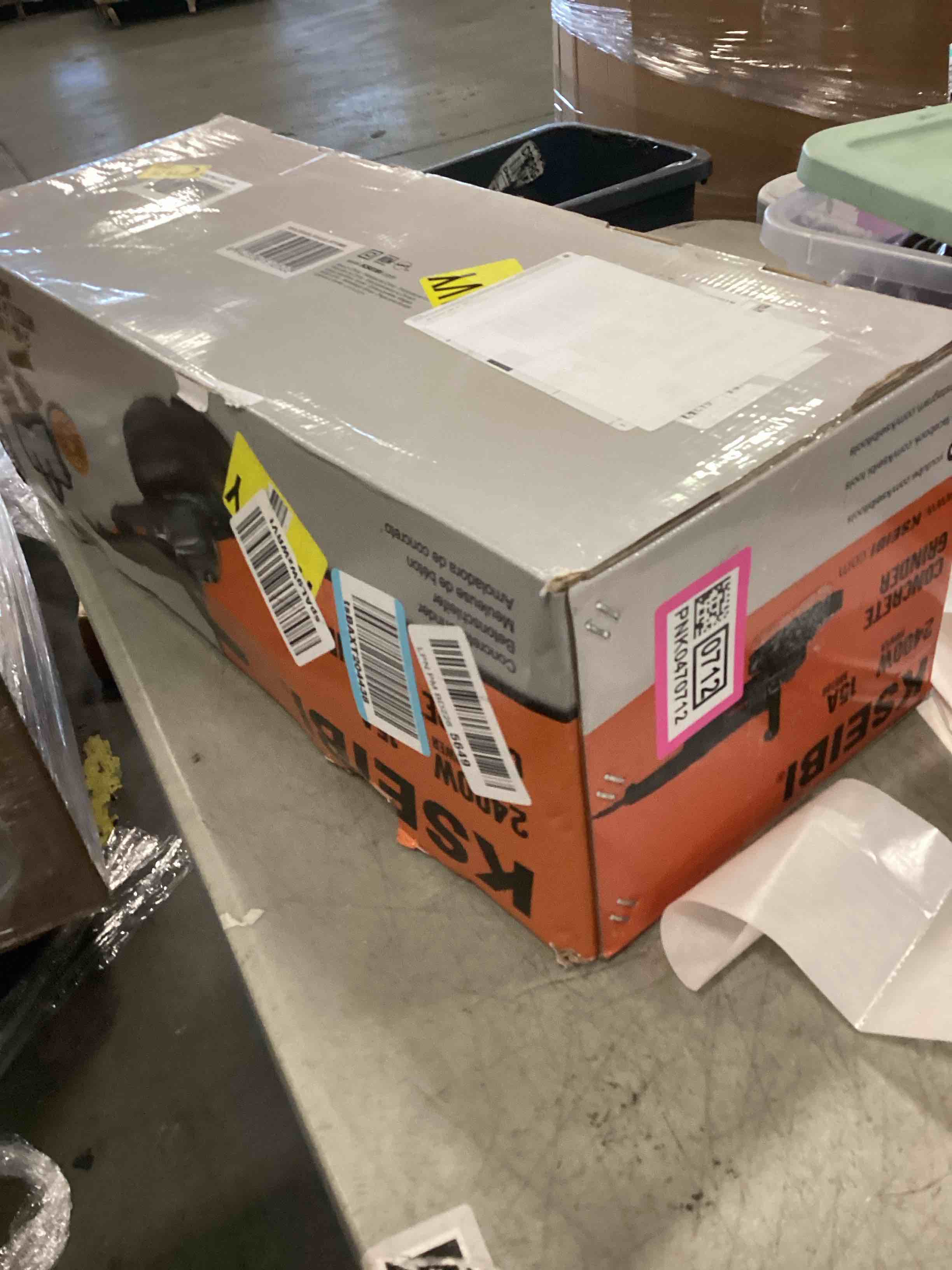 https://s3.amazonaws.com/lotting-images-prod/bidfta/PNK0470712_1729775333807.jpeg