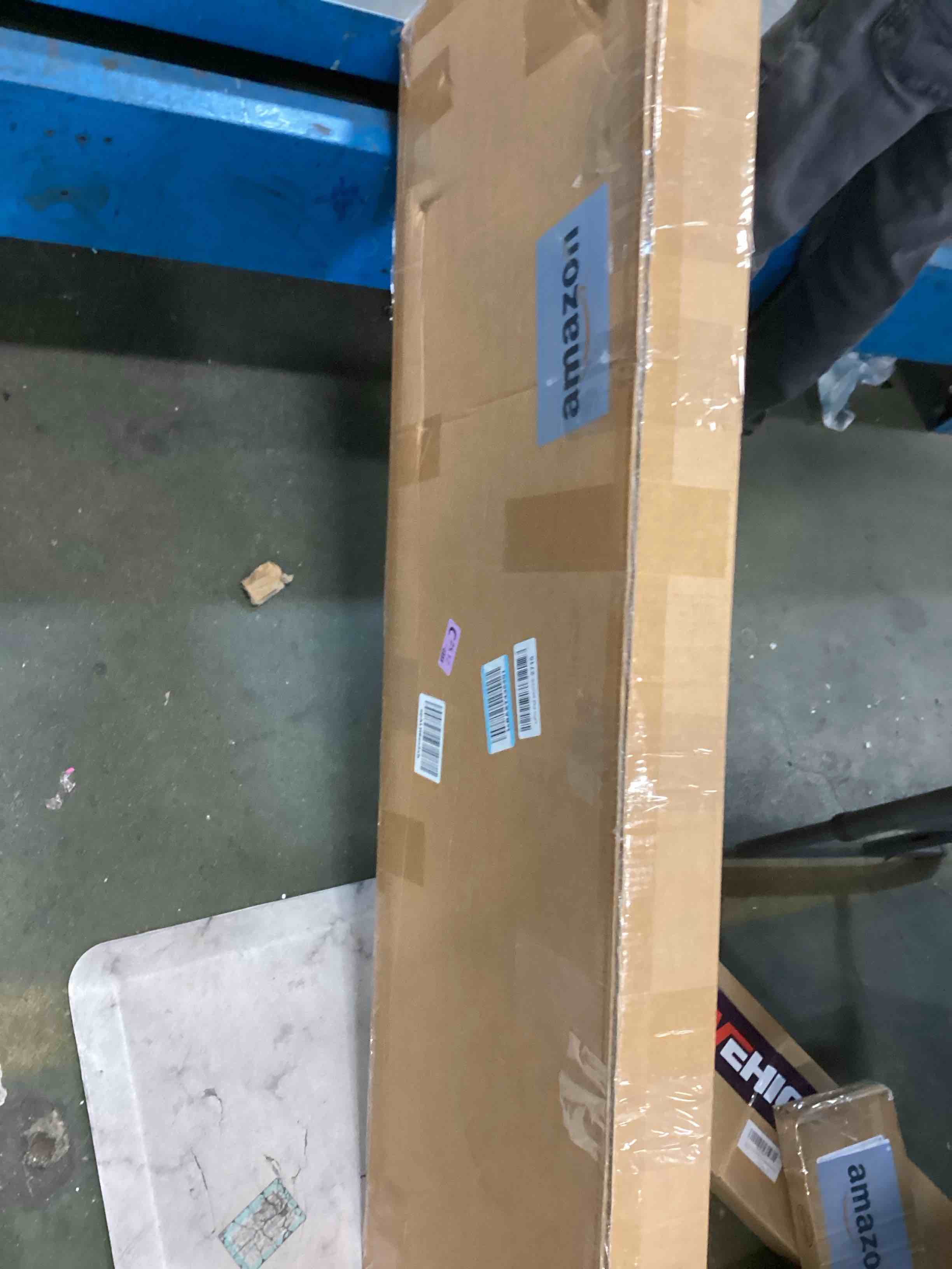 https://s3.amazonaws.com/lotting-images-prod/bidfta/PNK0470780_1729708275177.jpeg