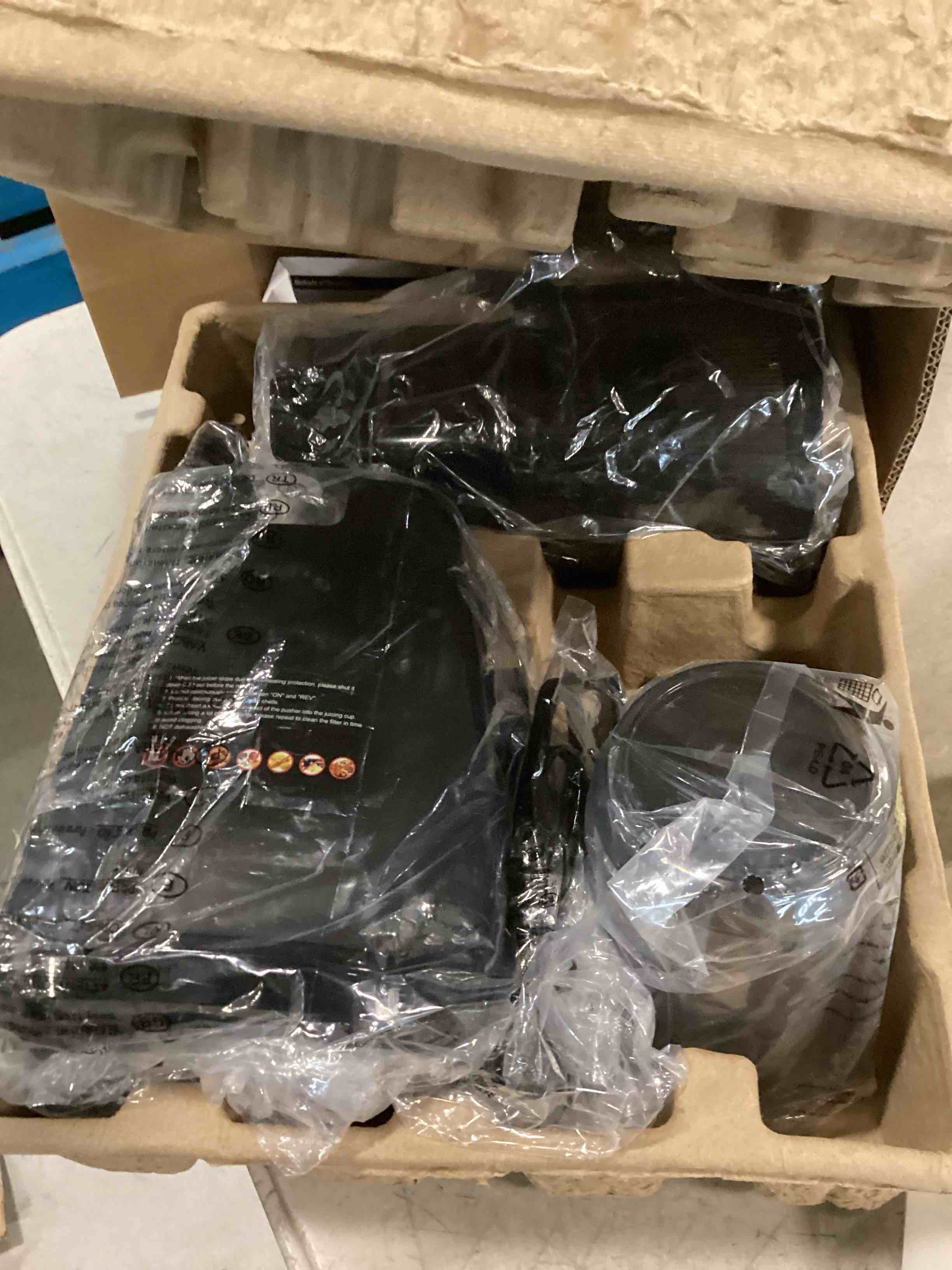 https://s3.amazonaws.com/lotting-images-prod/bidfta/PNK0470963_1729687187132.jpeg