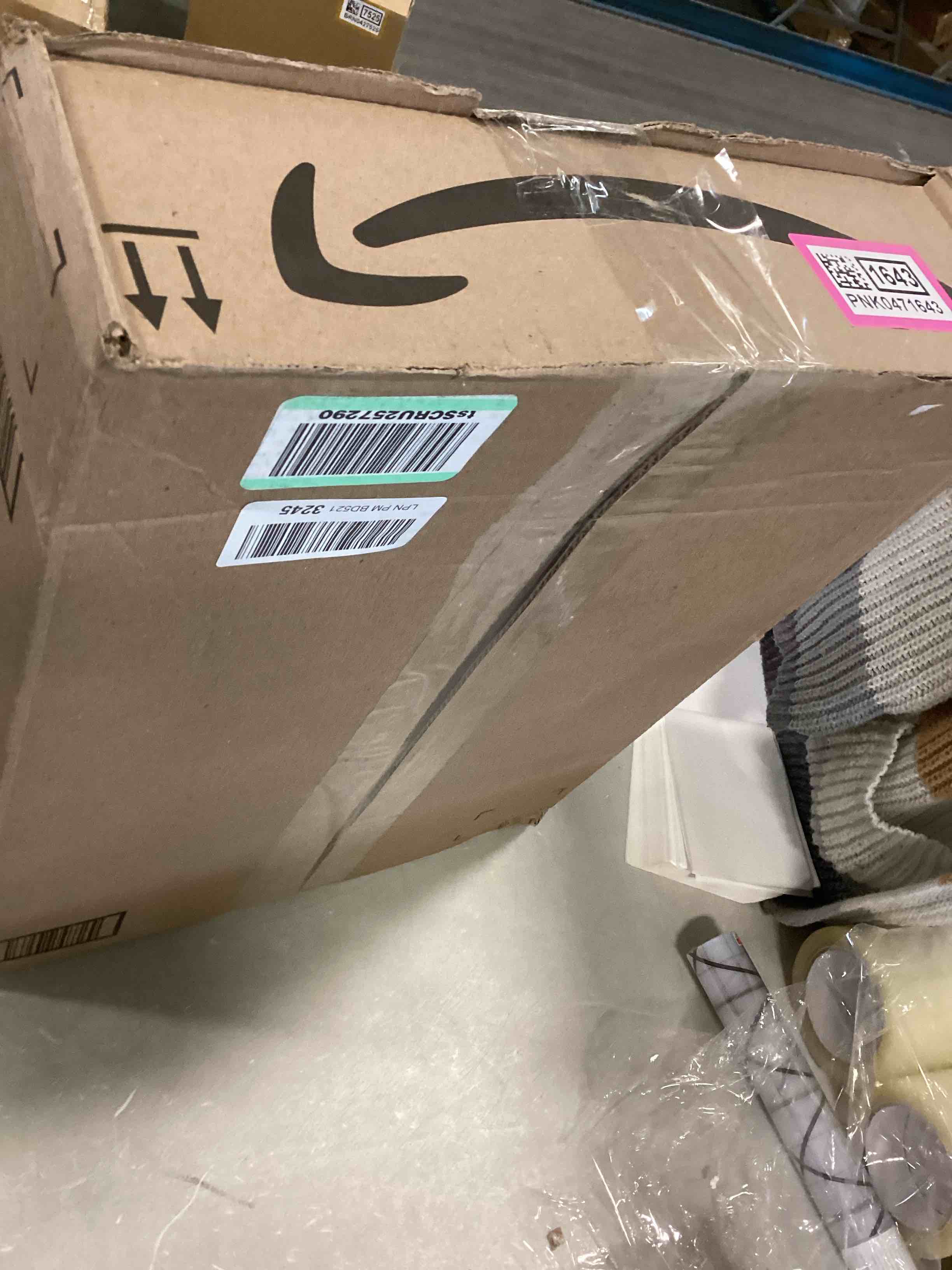 https://s3.amazonaws.com/lotting-images-prod/bidfta/PNK0471643_1729176684073.jpeg