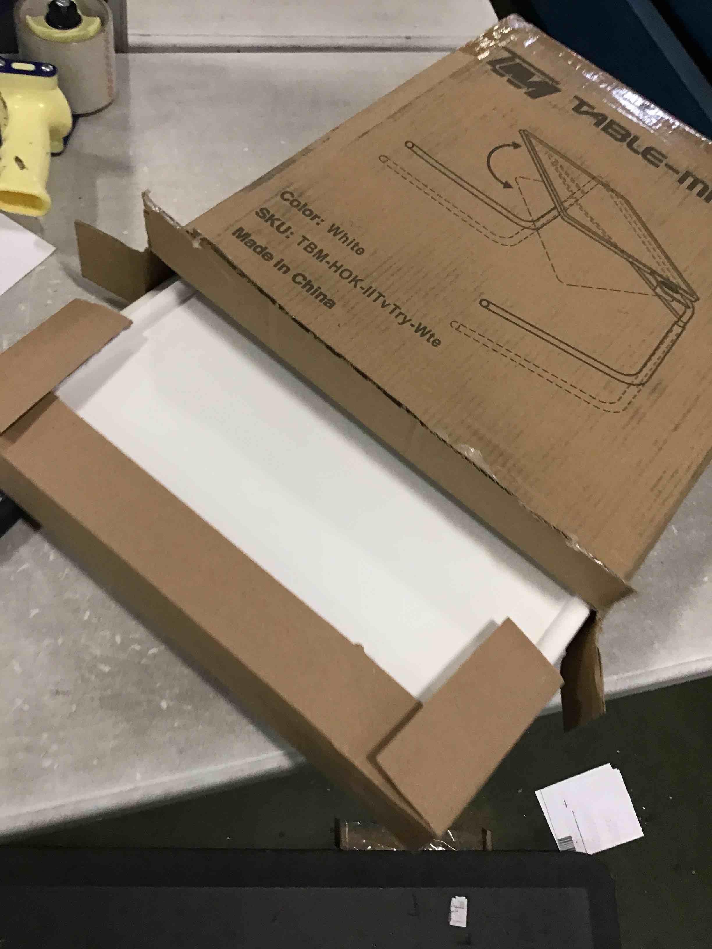 https://s3.amazonaws.com/lotting-images-prod/bidfta/PNK0472182_1731346053036.jpeg