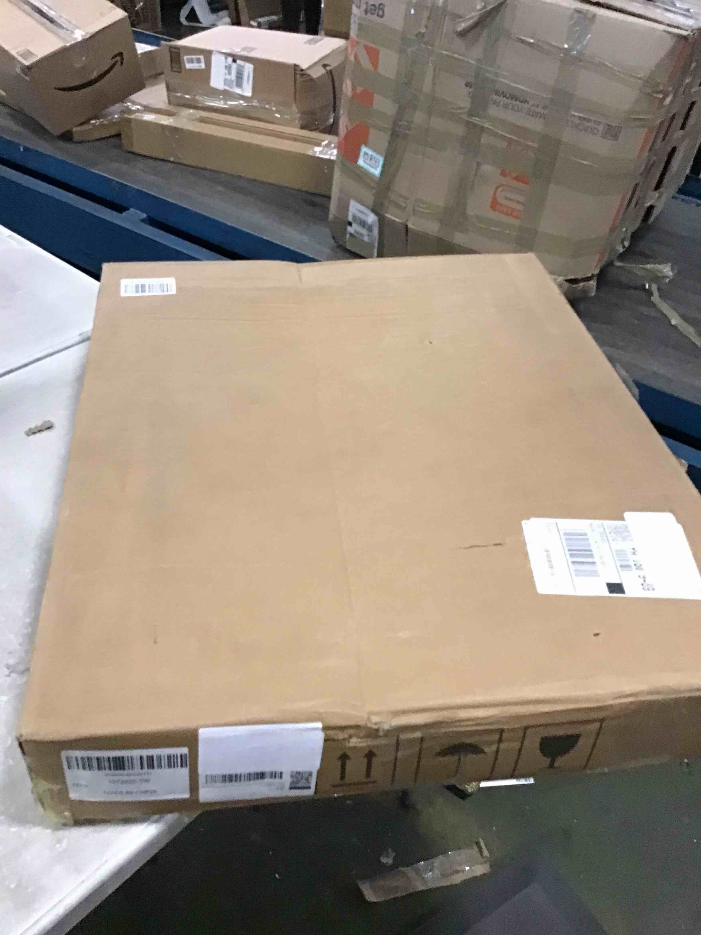 https://s3.amazonaws.com/lotting-images-prod/bidfta/PNK0472210_1731341868251.jpeg