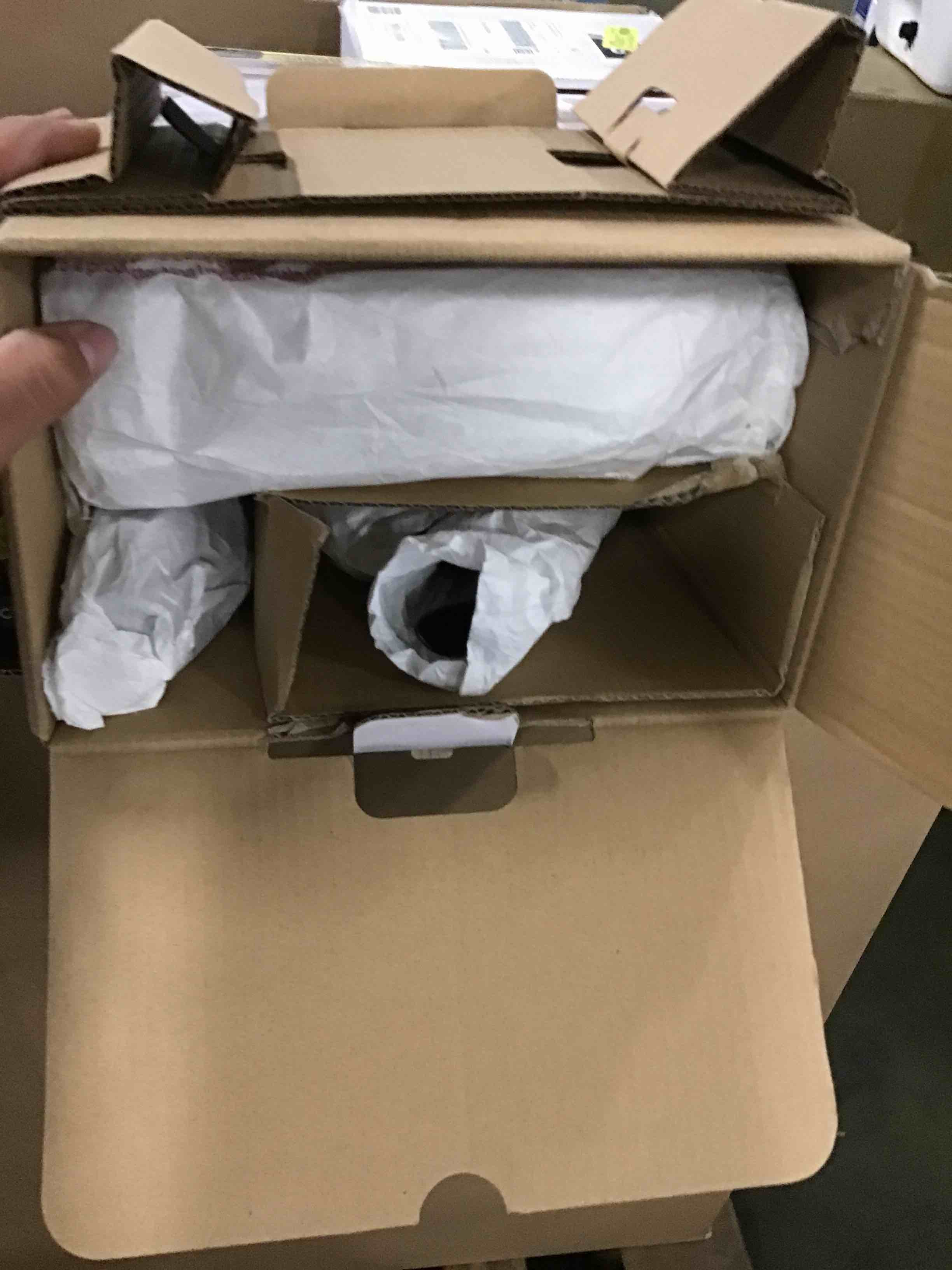 https://s3.amazonaws.com/lotting-images-prod/bidfta/PNK0472413_1731069270045.jpeg