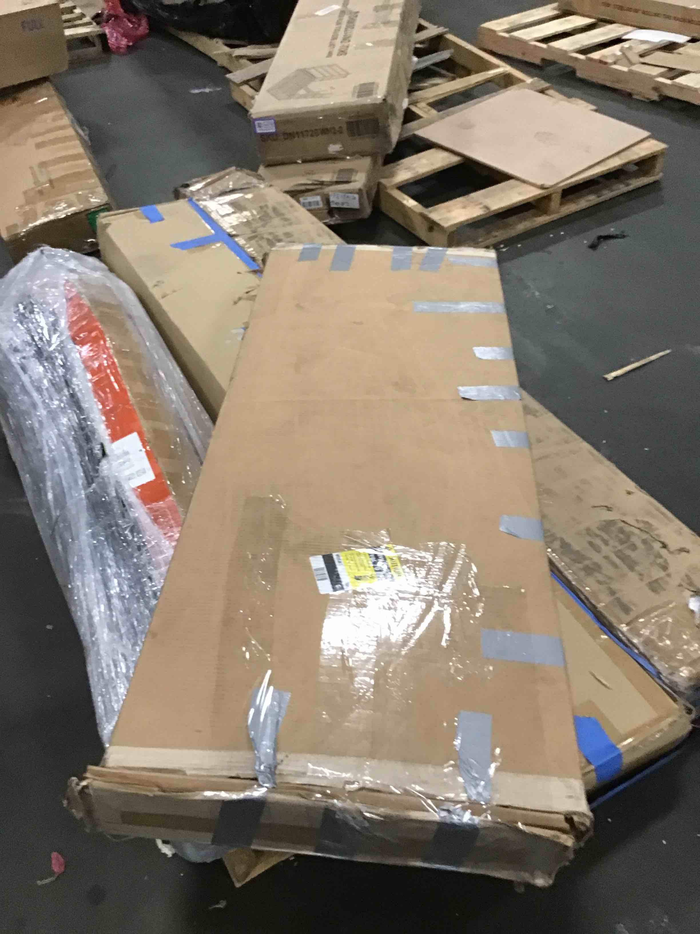 https://s3.amazonaws.com/lotting-images-prod/bidfta/PNK0472962_1730400520014.jpeg