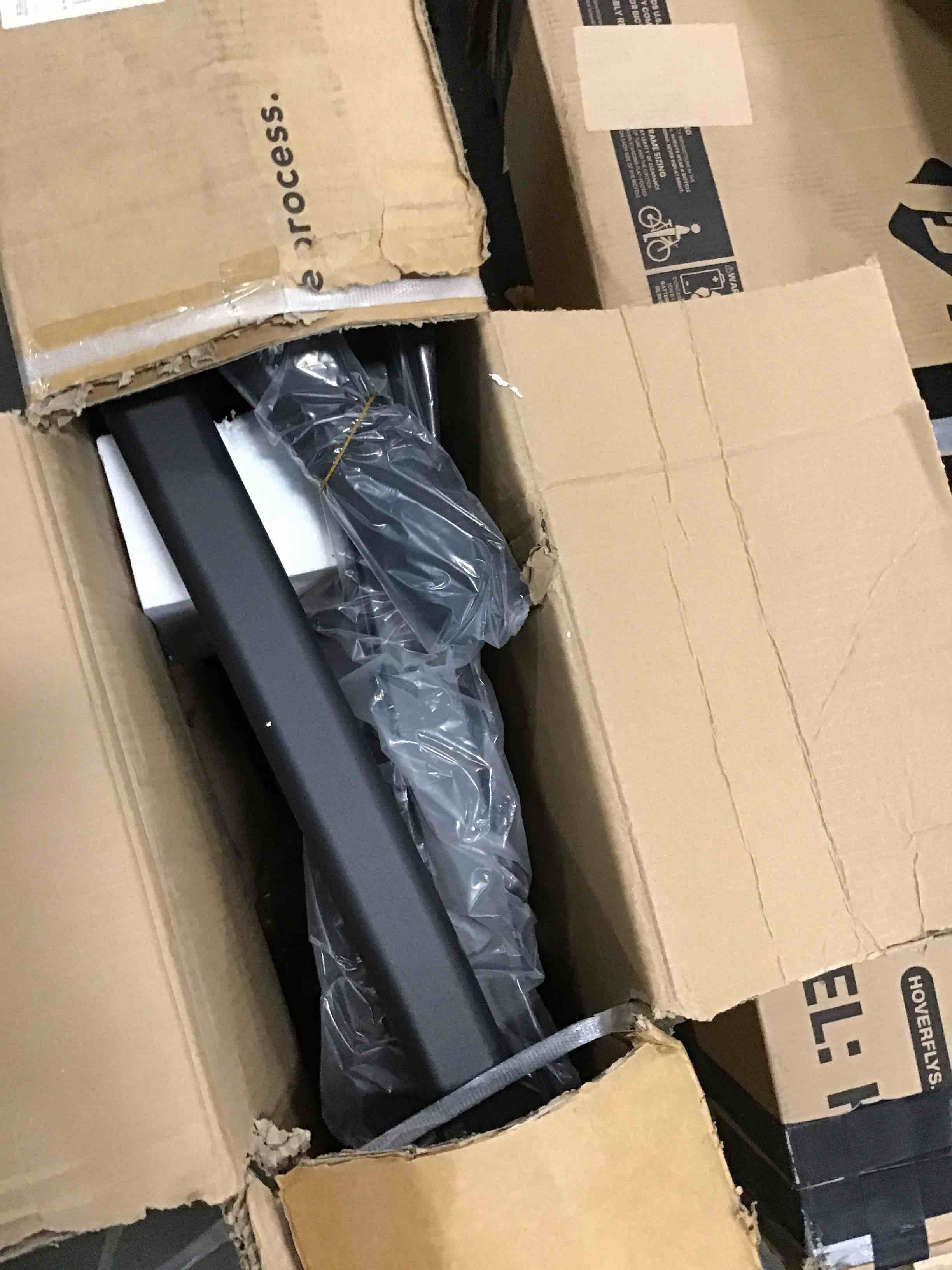 https://s3.amazonaws.com/lotting-images-prod/bidfta/PNK0473068_1730306313519.jpeg