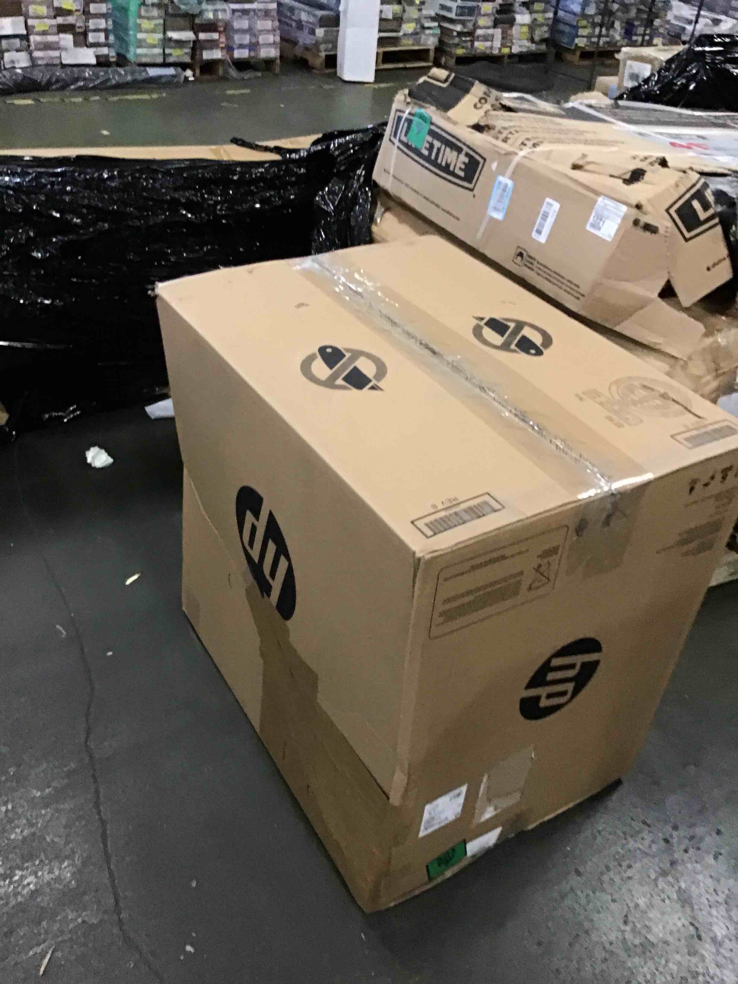 https://s3.amazonaws.com/lotting-images-prod/bidfta/PNK0473109_1730294523598.jpeg