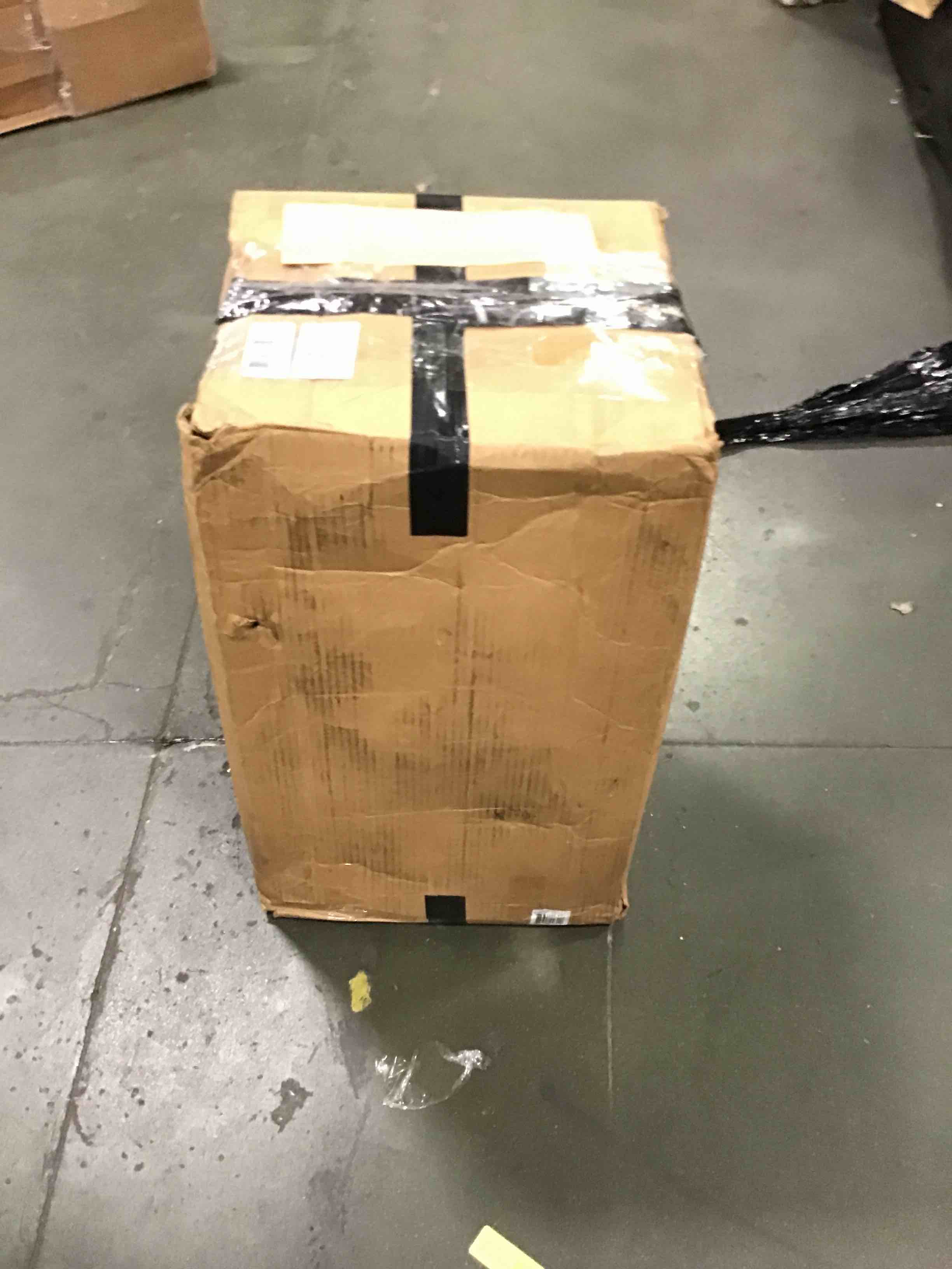 https://s3.amazonaws.com/lotting-images-prod/bidfta/PNK0473263_1730200404877.jpeg