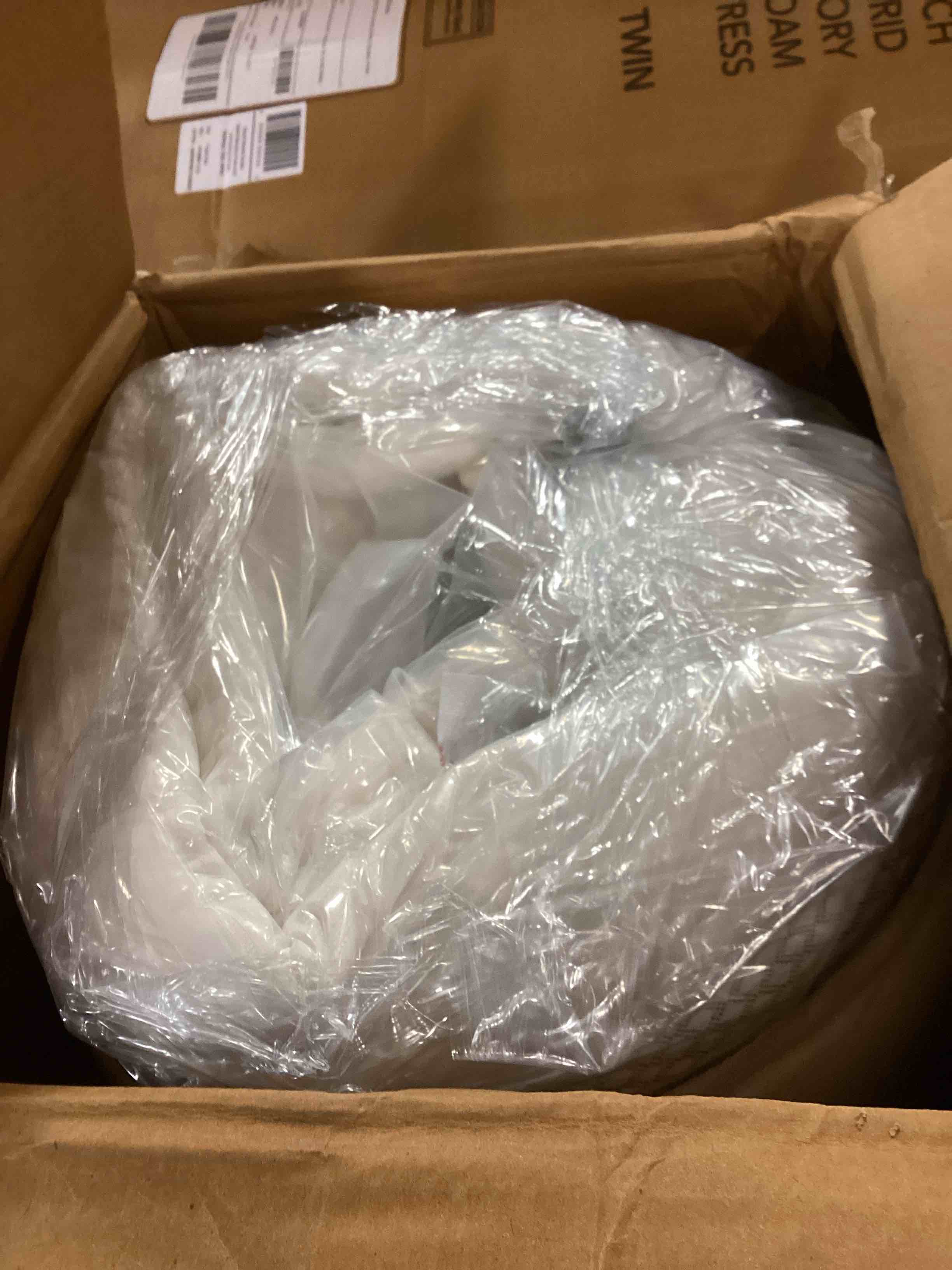 https://s3.amazonaws.com/lotting-images-prod/bidfta/PNK0474119_1731025841125.jpeg