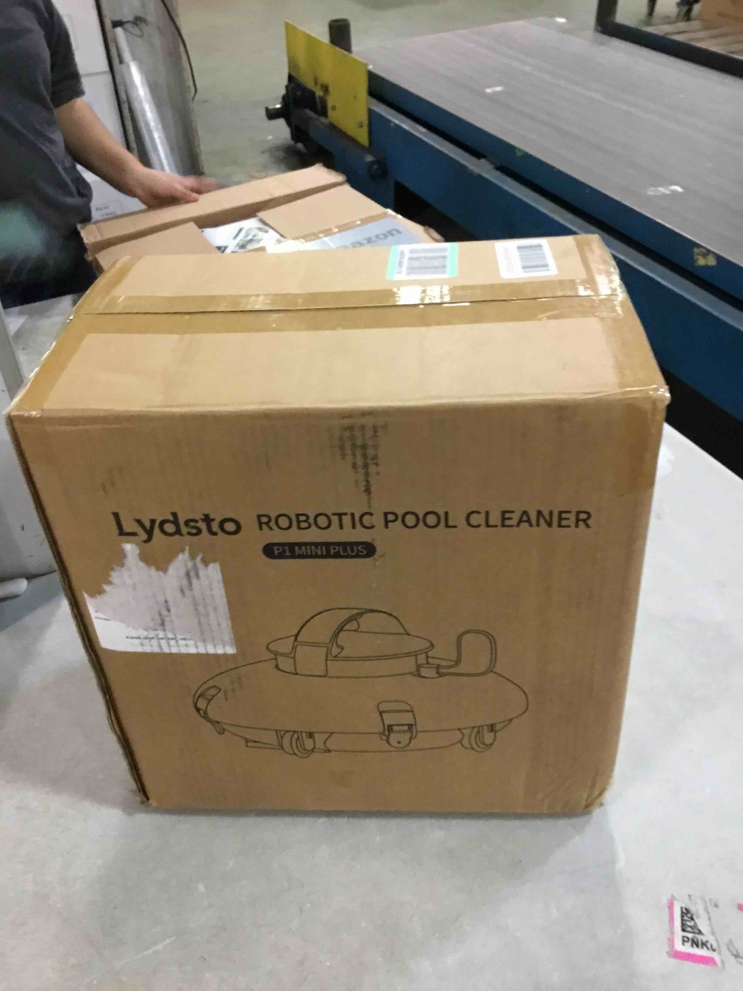 https://s3.amazonaws.com/lotting-images-prod/bidfta/PNK0474238_1730866655313.jpeg
