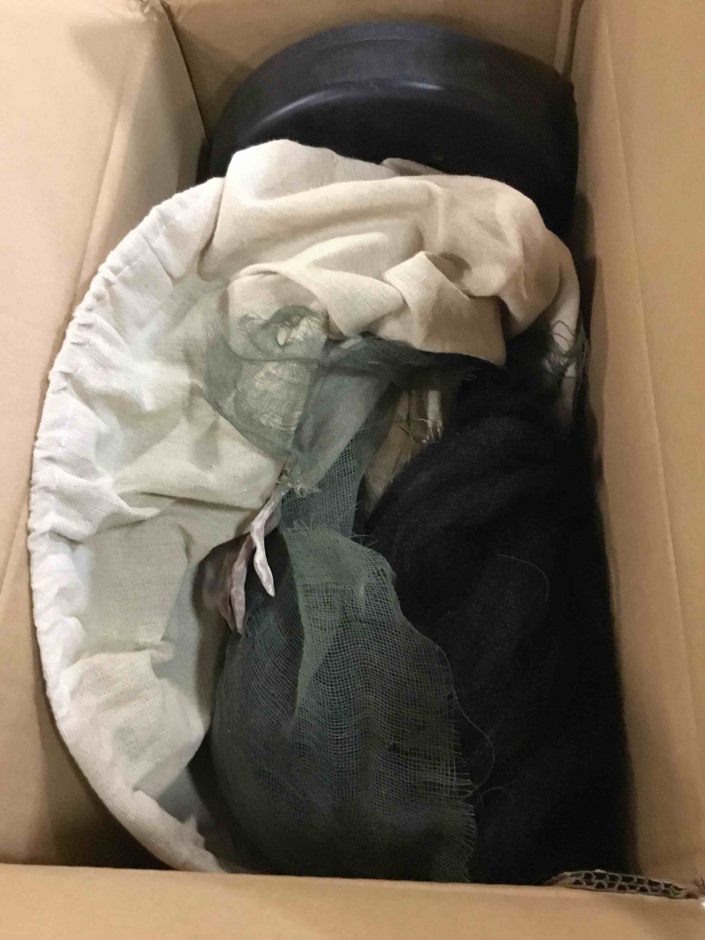 https://s3.amazonaws.com/lotting-images-prod/bidfta/PNK0474311_1730856762327.jpeg