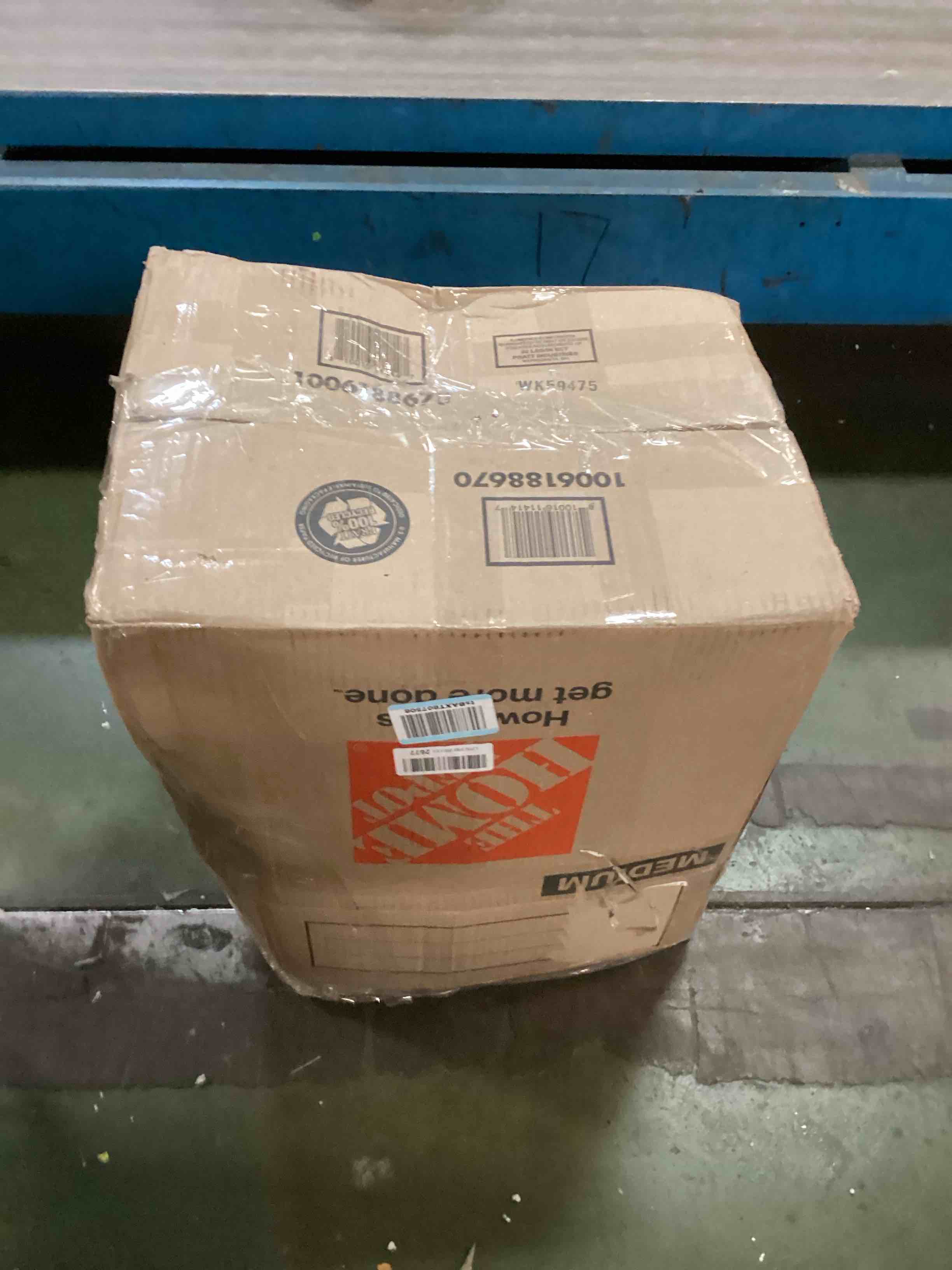https://s3.amazonaws.com/lotting-images-prod/bidfta/PNK0475152_1730335026779.jpeg
