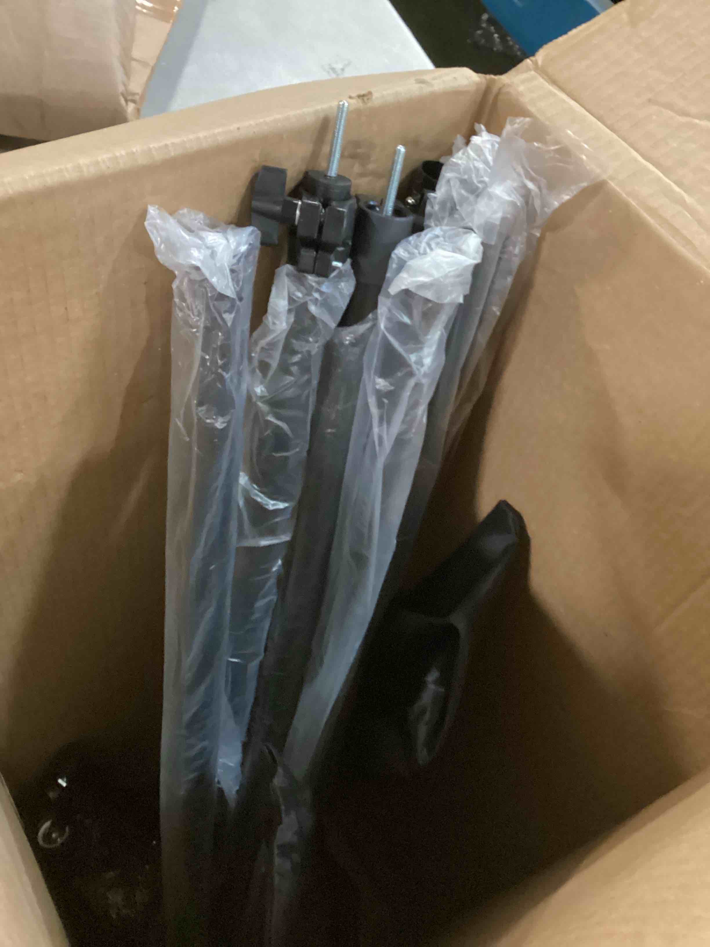 https://s3.amazonaws.com/lotting-images-prod/bidfta/PNK0475183_1730330713368.jpeg