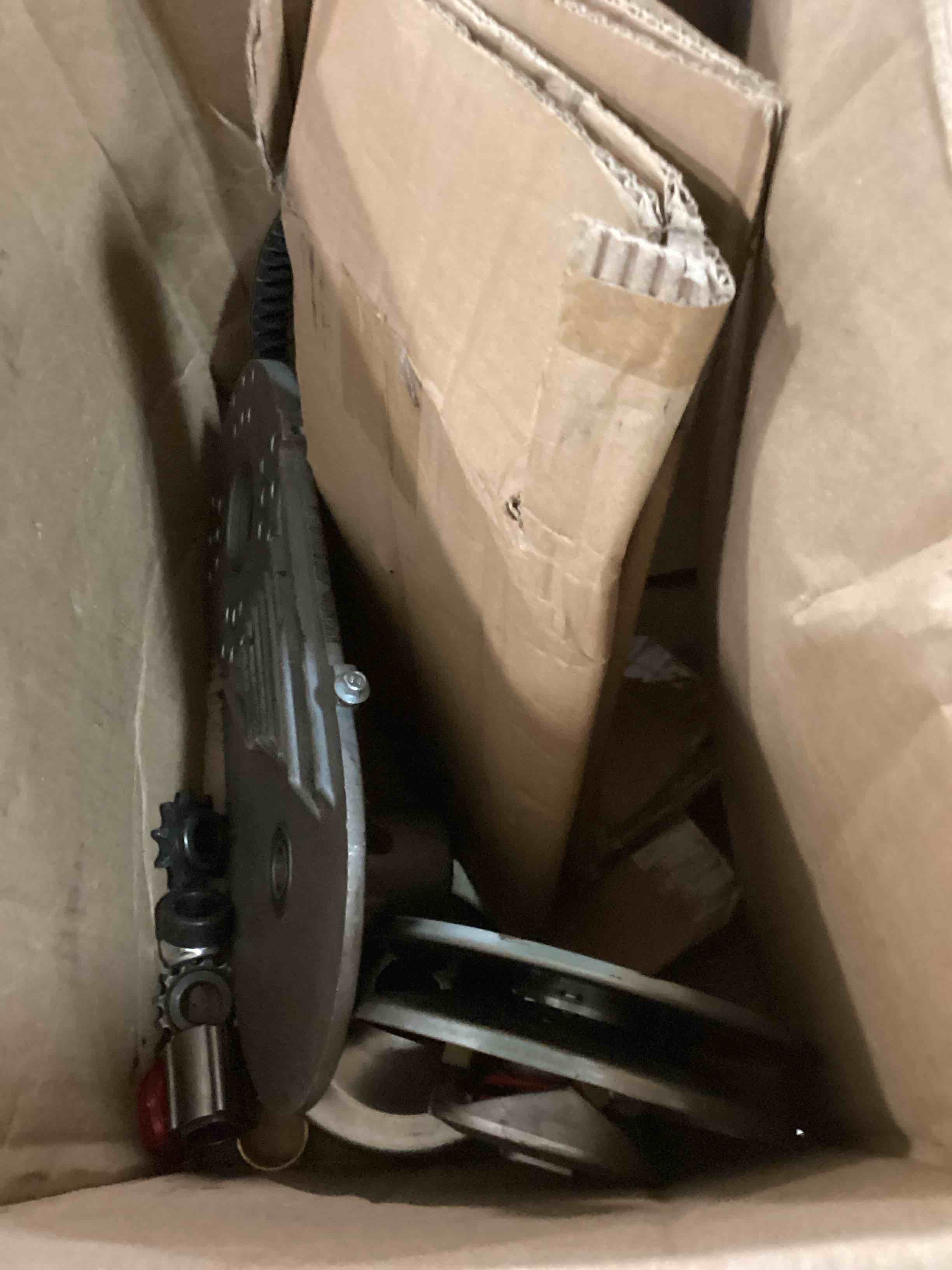 https://s3.amazonaws.com/lotting-images-prod/bidfta/PNK0475398_1730237489564.jpeg