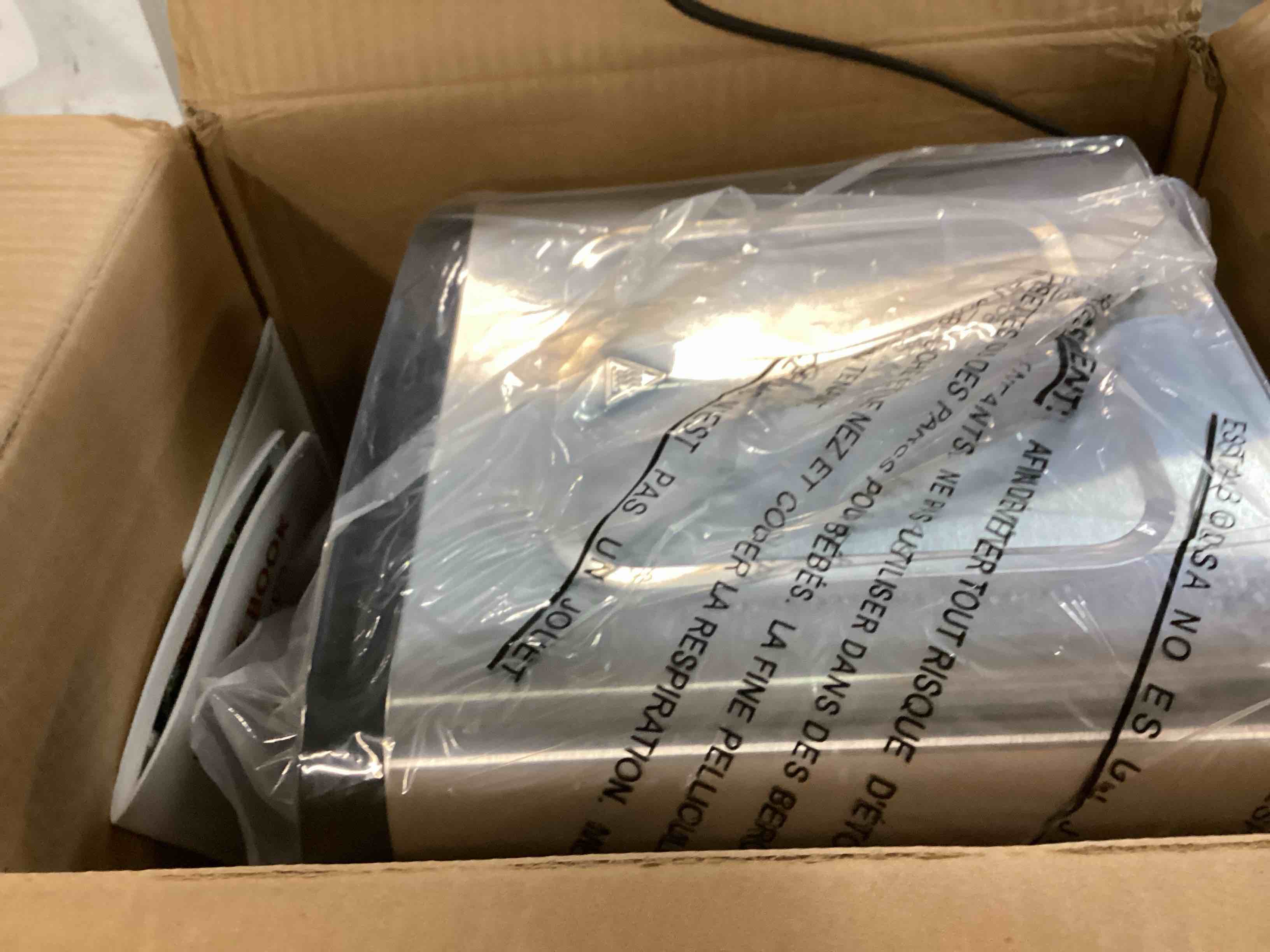 https://s3.amazonaws.com/lotting-images-prod/bidfta/PNK0475479_1730170702007.jpeg