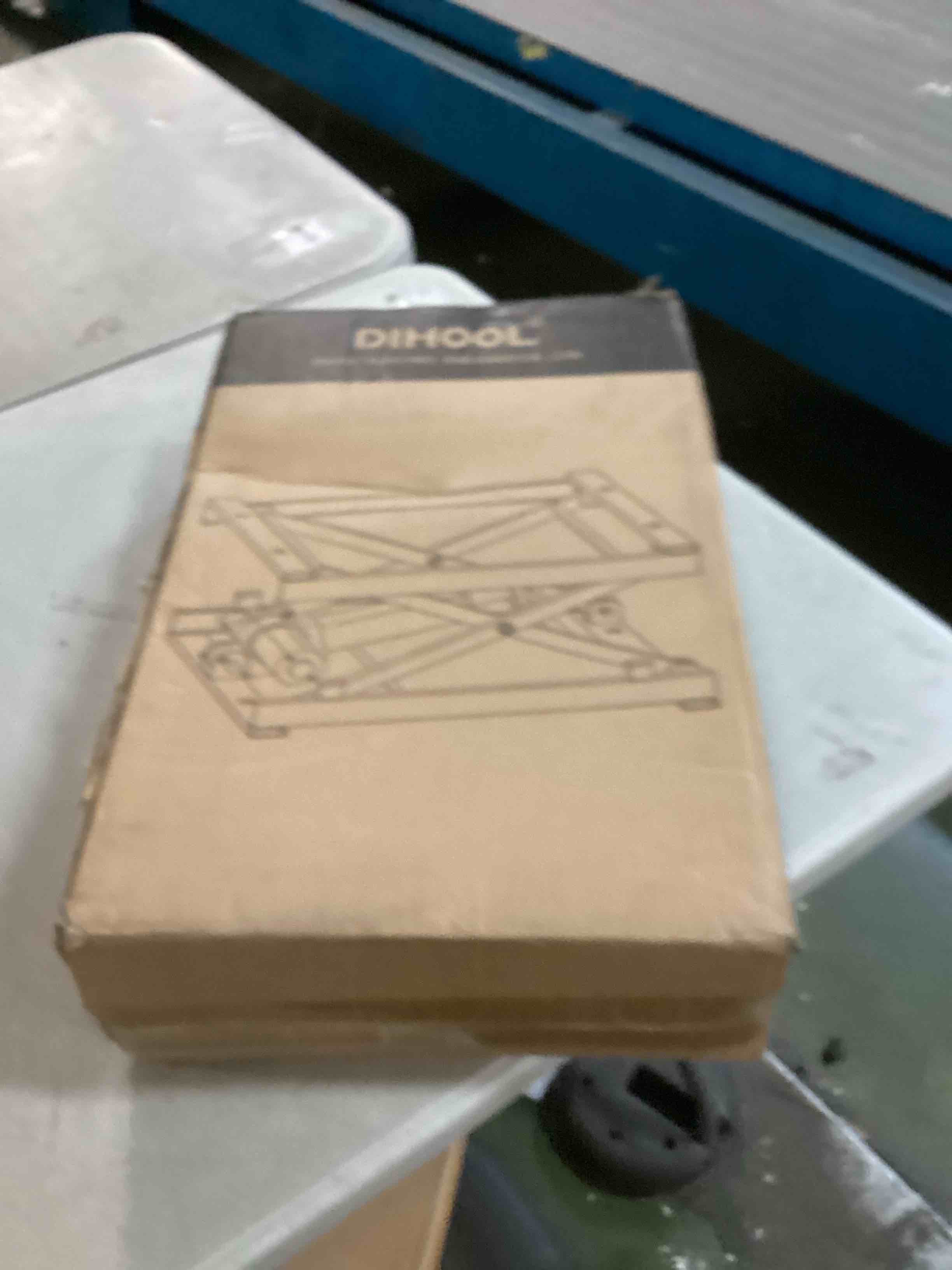 https://s3.amazonaws.com/lotting-images-prod/bidfta/PNK0475526_1730165716578.jpeg