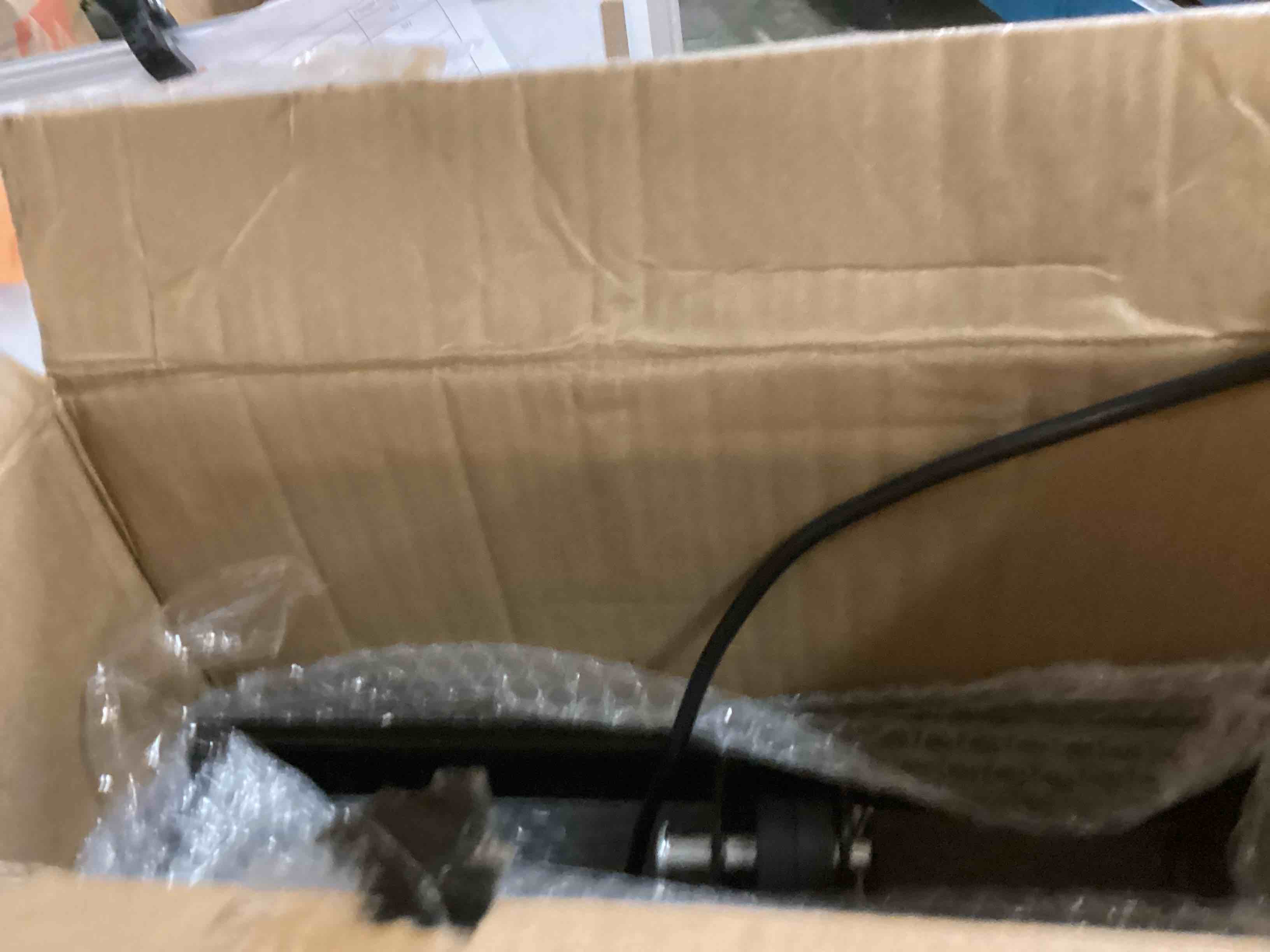 https://s3.amazonaws.com/lotting-images-prod/bidfta/PNK0475526_1730165743224.jpeg