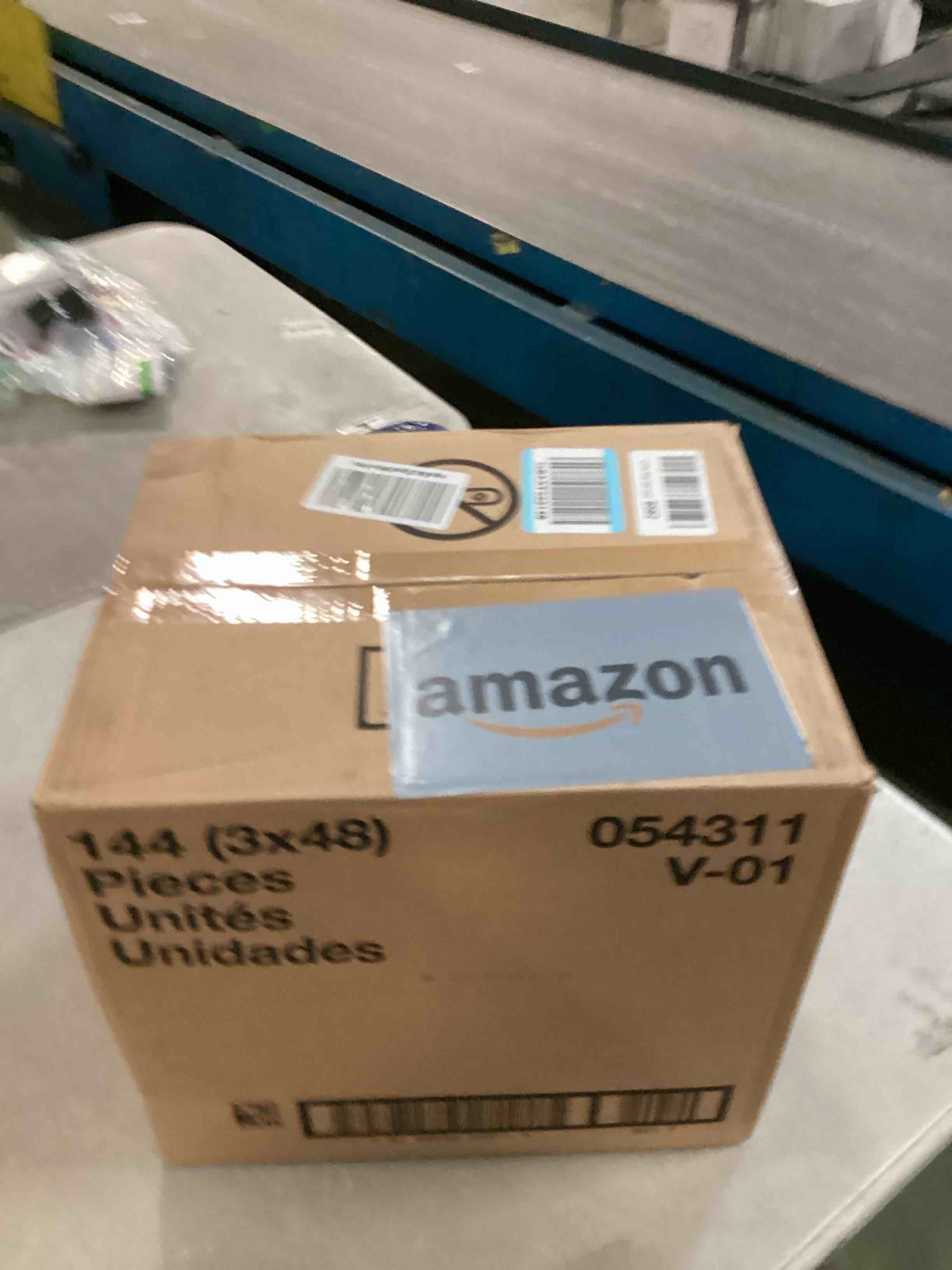 https://s3.amazonaws.com/lotting-images-prod/bidfta/PNK0475643_1729914910906.jpeg