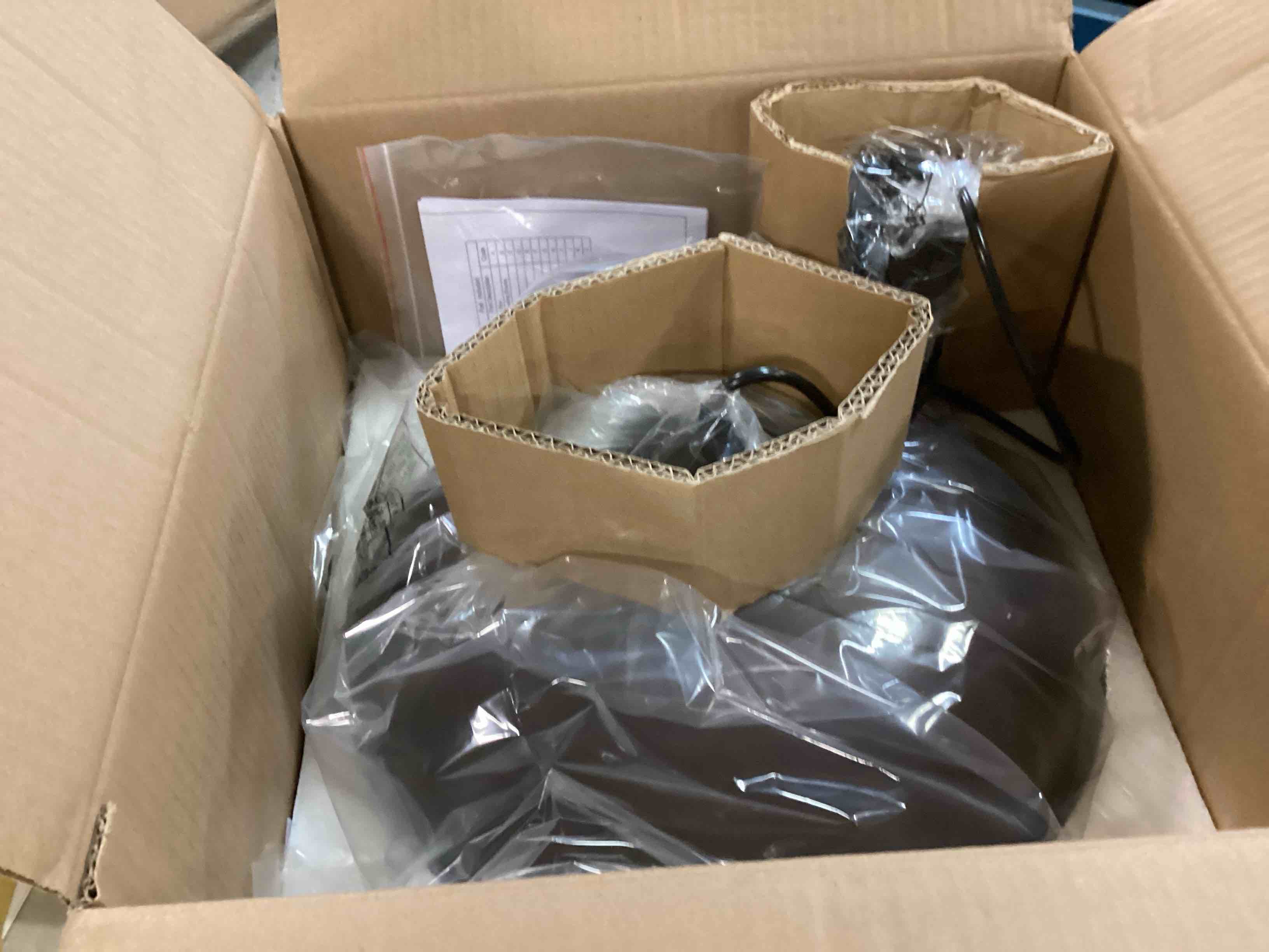 https://s3.amazonaws.com/lotting-images-prod/bidfta/PNK0475698_1729907515032.jpeg