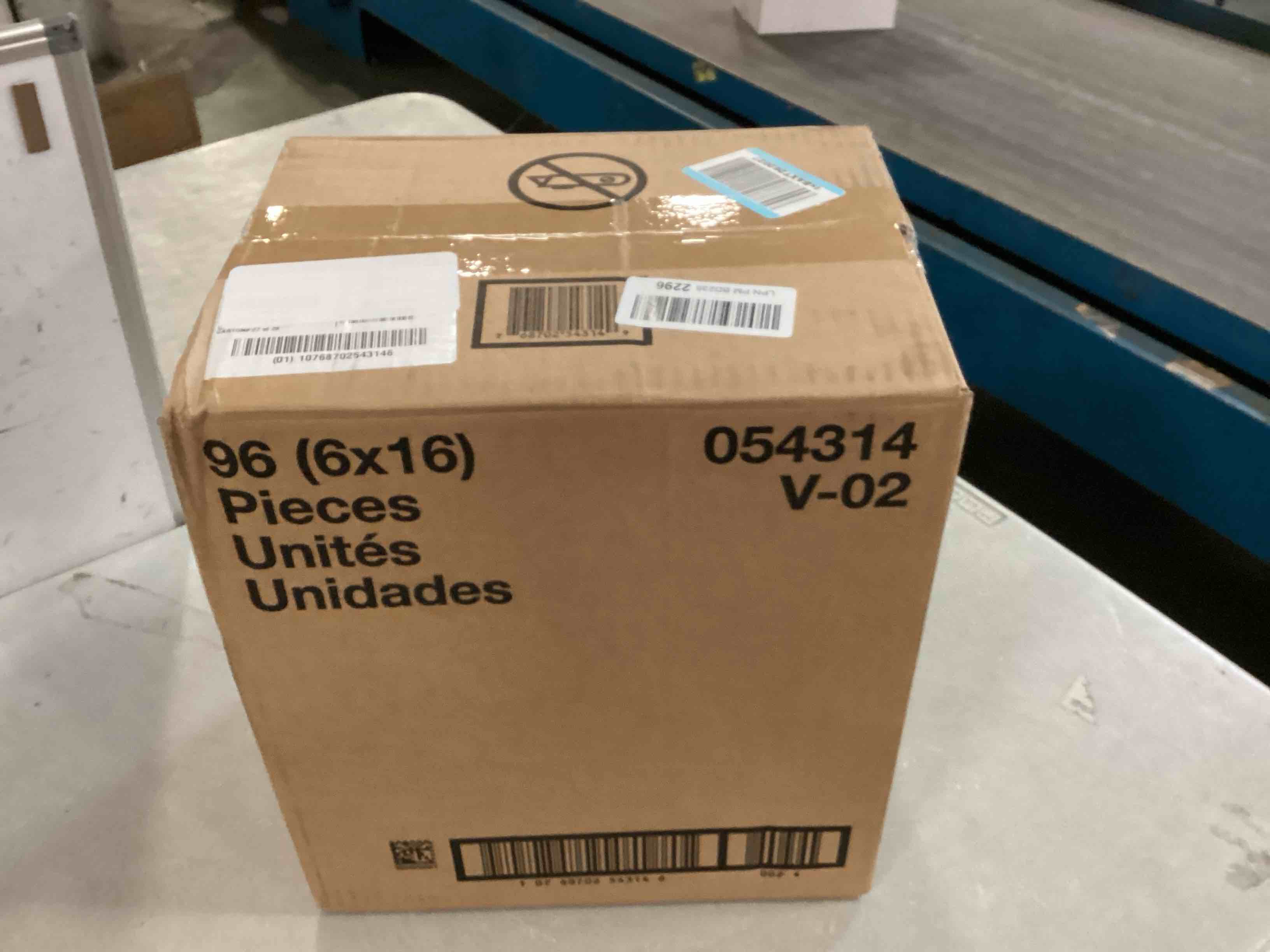 https://s3.amazonaws.com/lotting-images-prod/bidfta/PNK0475927_1729806895202.jpeg