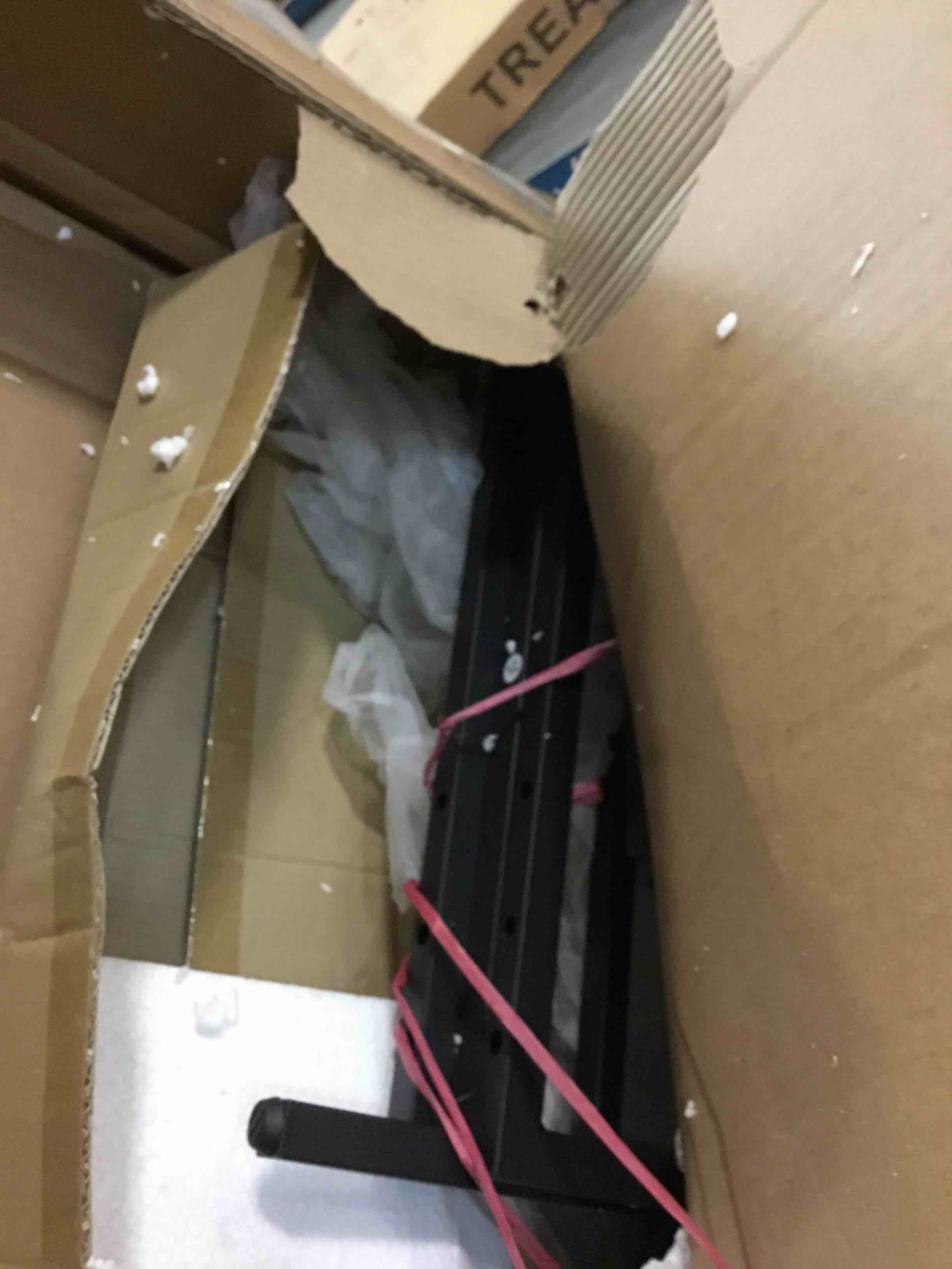 https://s3.amazonaws.com/lotting-images-prod/bidfta/PNK0476564_1730154831537.jpeg