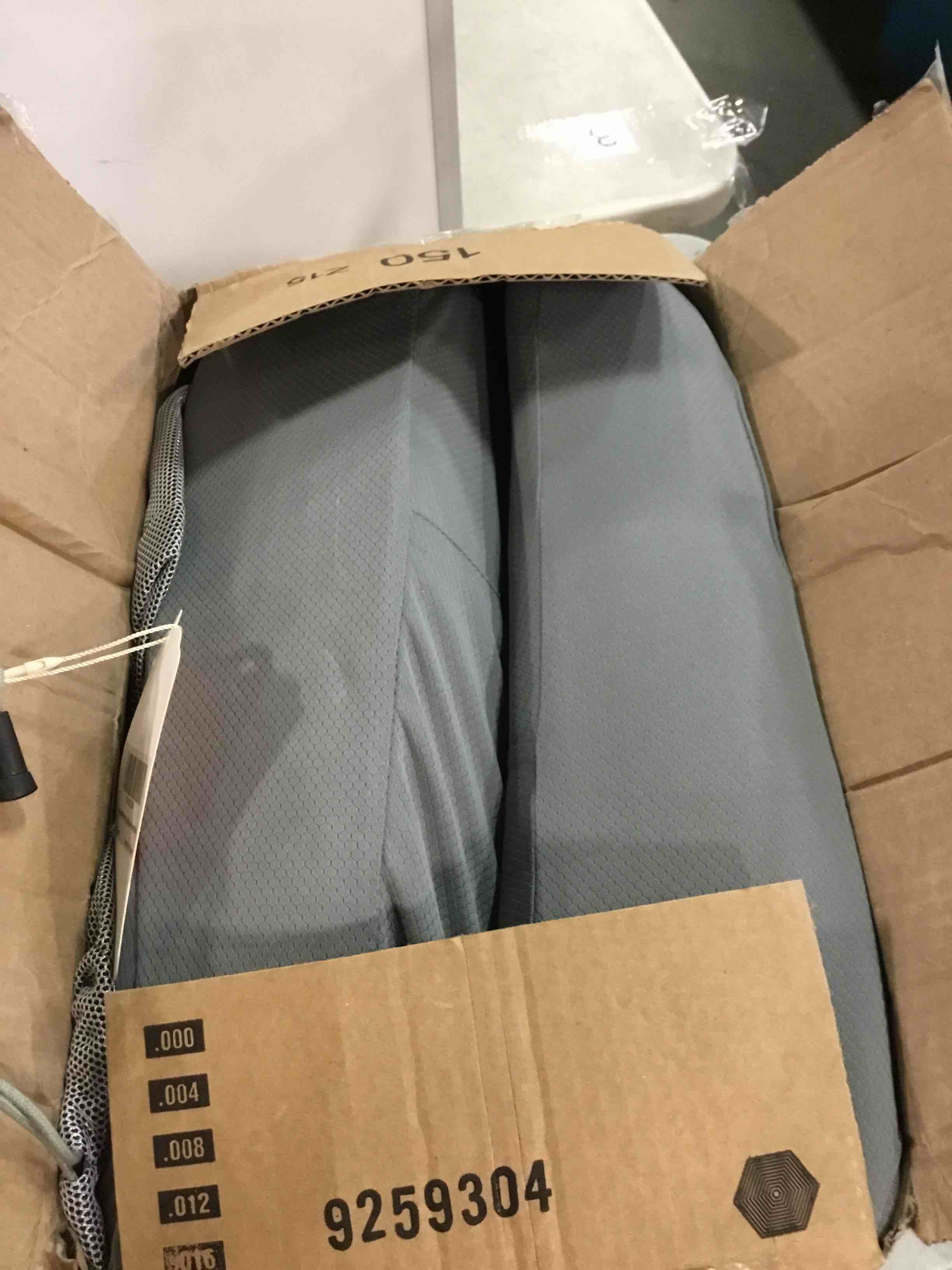 https://s3.amazonaws.com/lotting-images-prod/bidfta/PNK0477375_1729648231425.jpeg