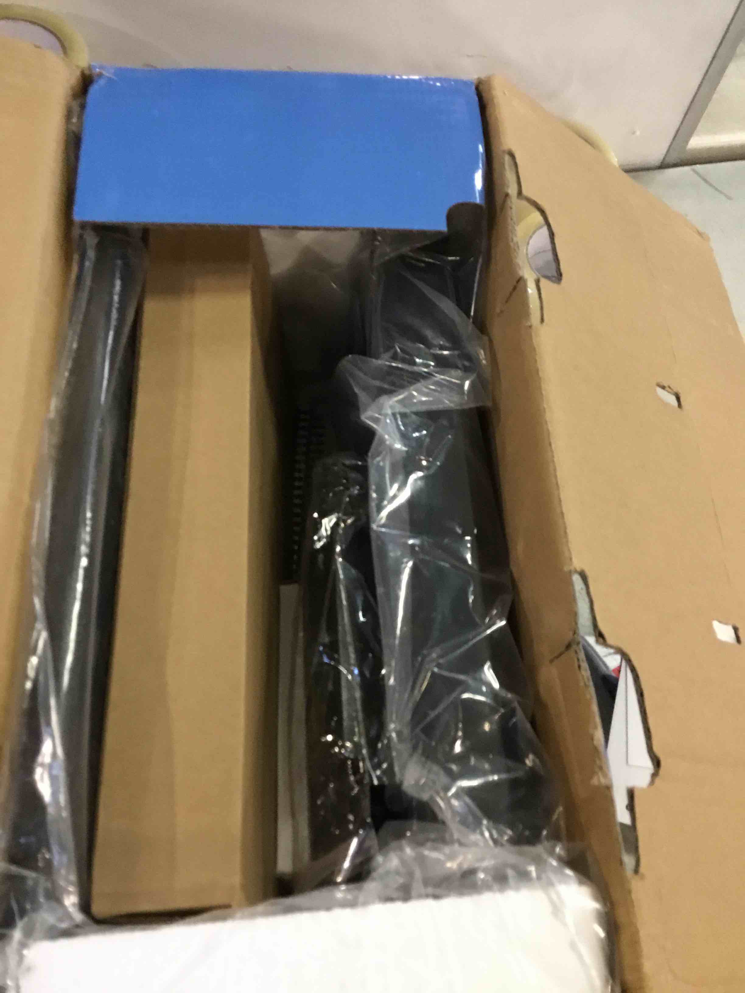 https://s3.amazonaws.com/lotting-images-prod/bidfta/PNK0477905_1729286385266.jpeg