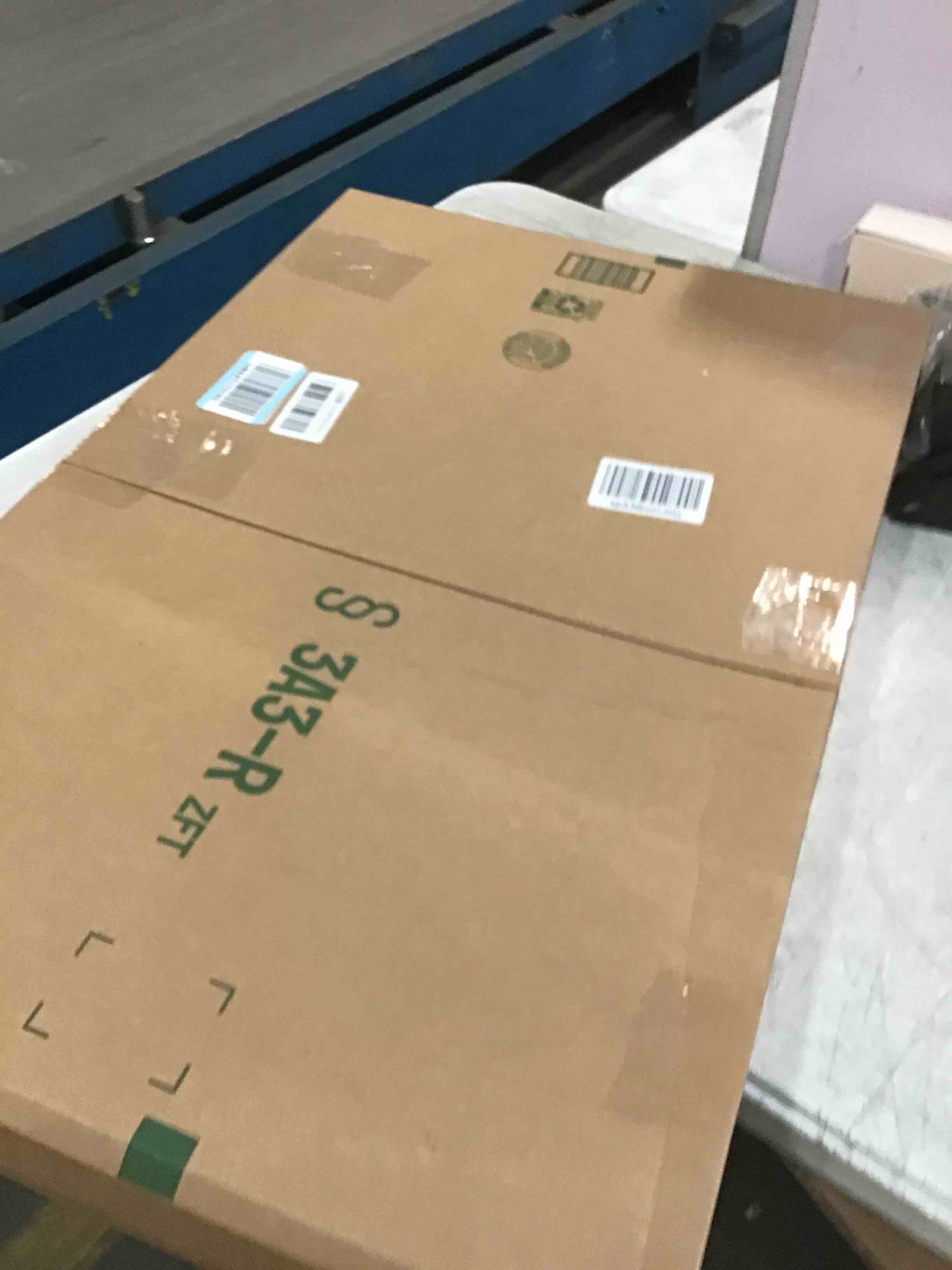 https://s3.amazonaws.com/lotting-images-prod/bidfta/PNK0480198_1729352614143.jpeg