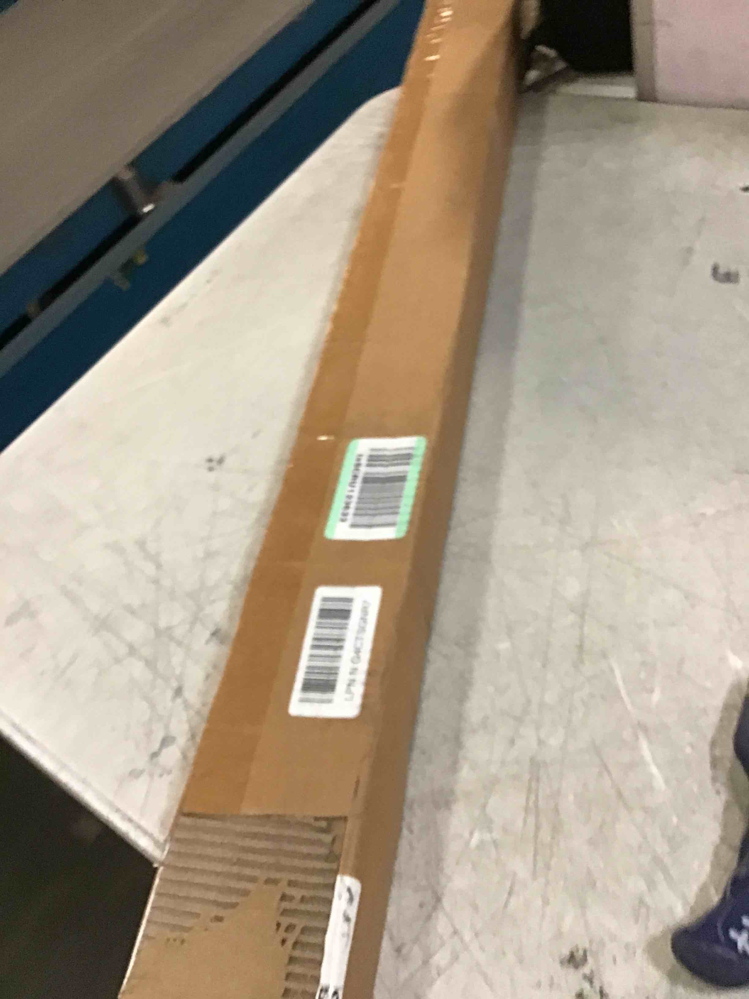 https://s3.amazonaws.com/lotting-images-prod/bidfta/PNK0480518_1729273648536.jpeg