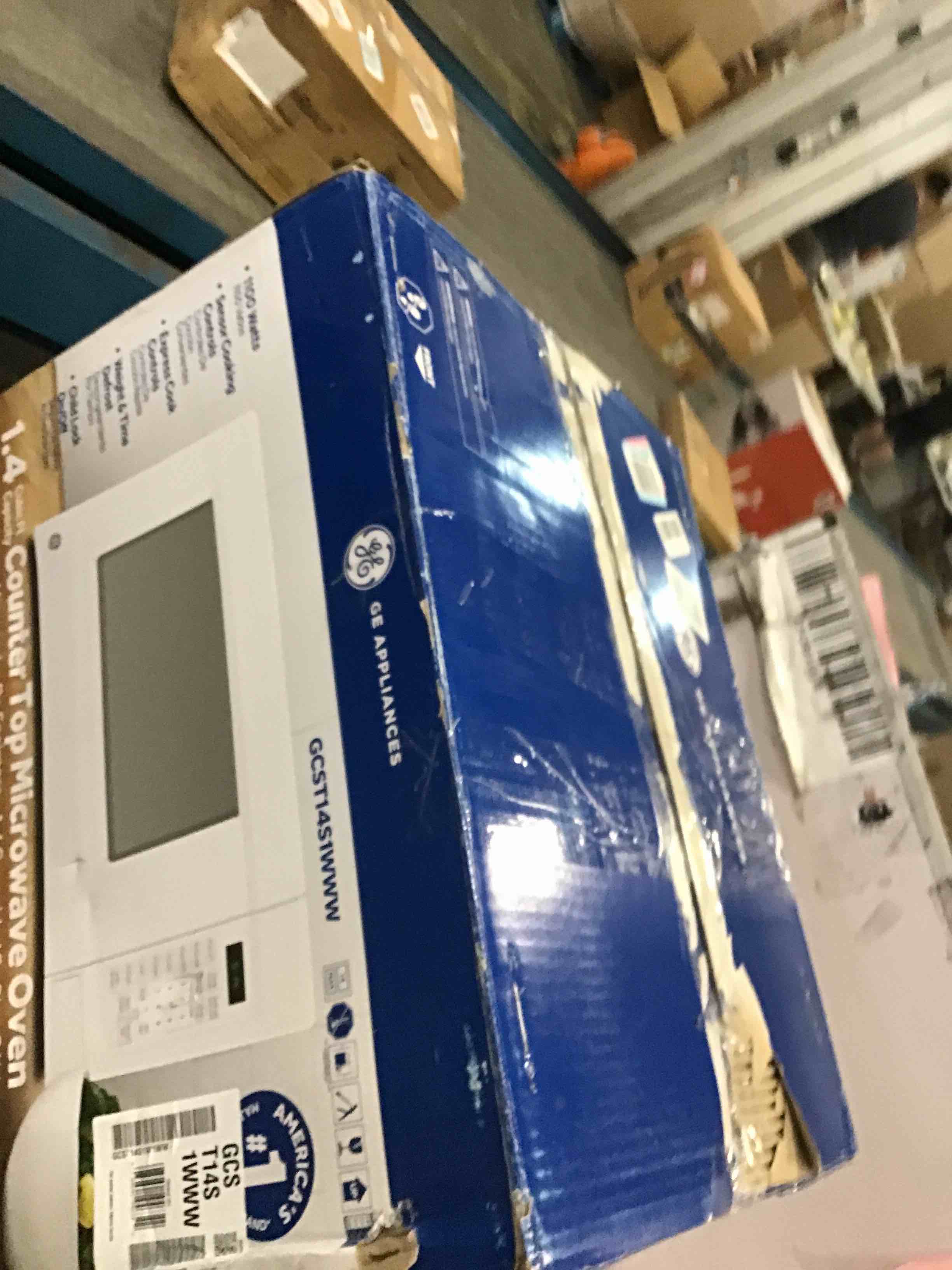 https://s3.amazonaws.com/lotting-images-prod/bidfta/PNK0481011_1729188913536.jpeg