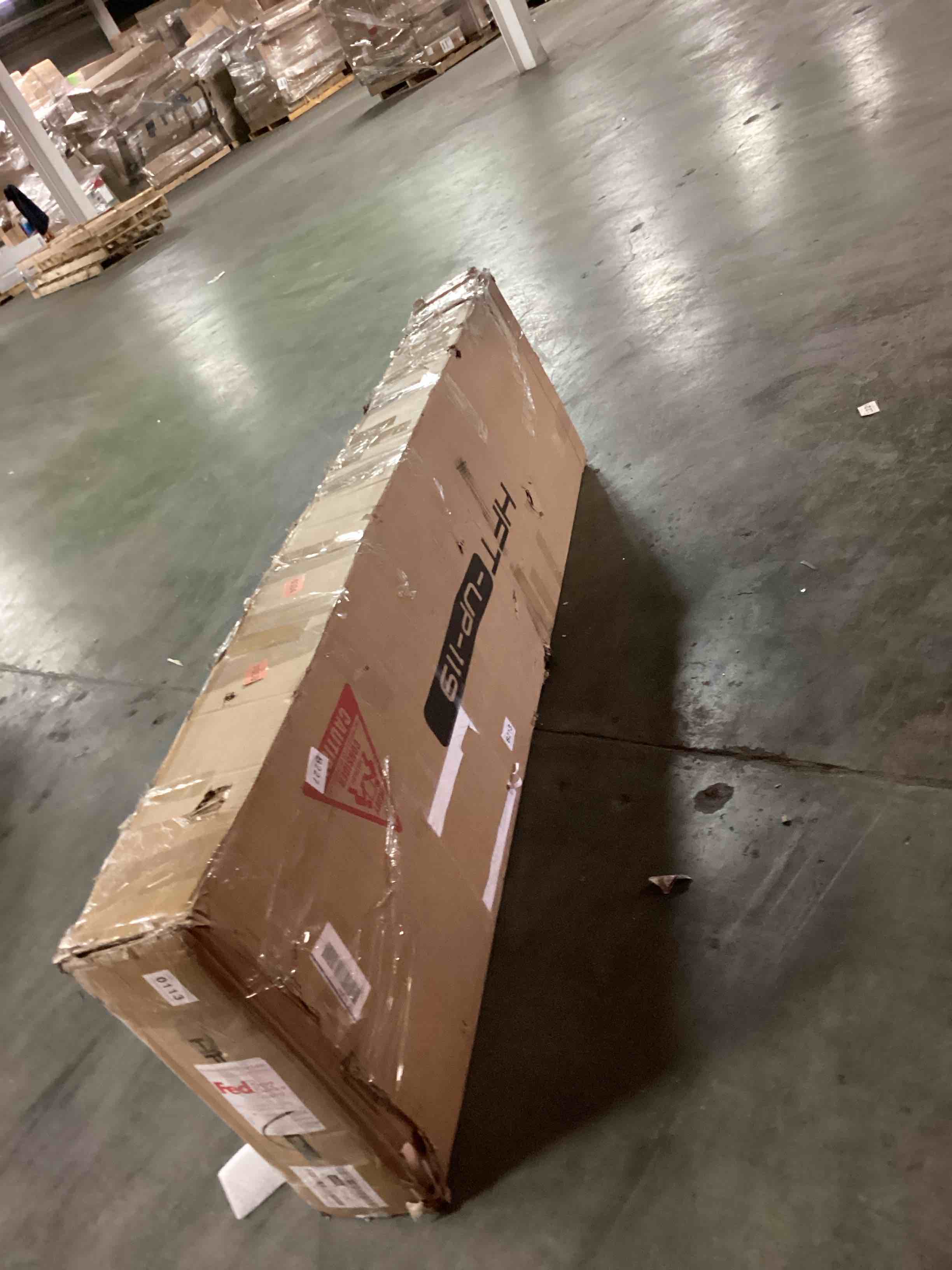 https://s3.amazonaws.com/lotting-images-prod/bidfta/PNK0482100_1730999556314.jpeg