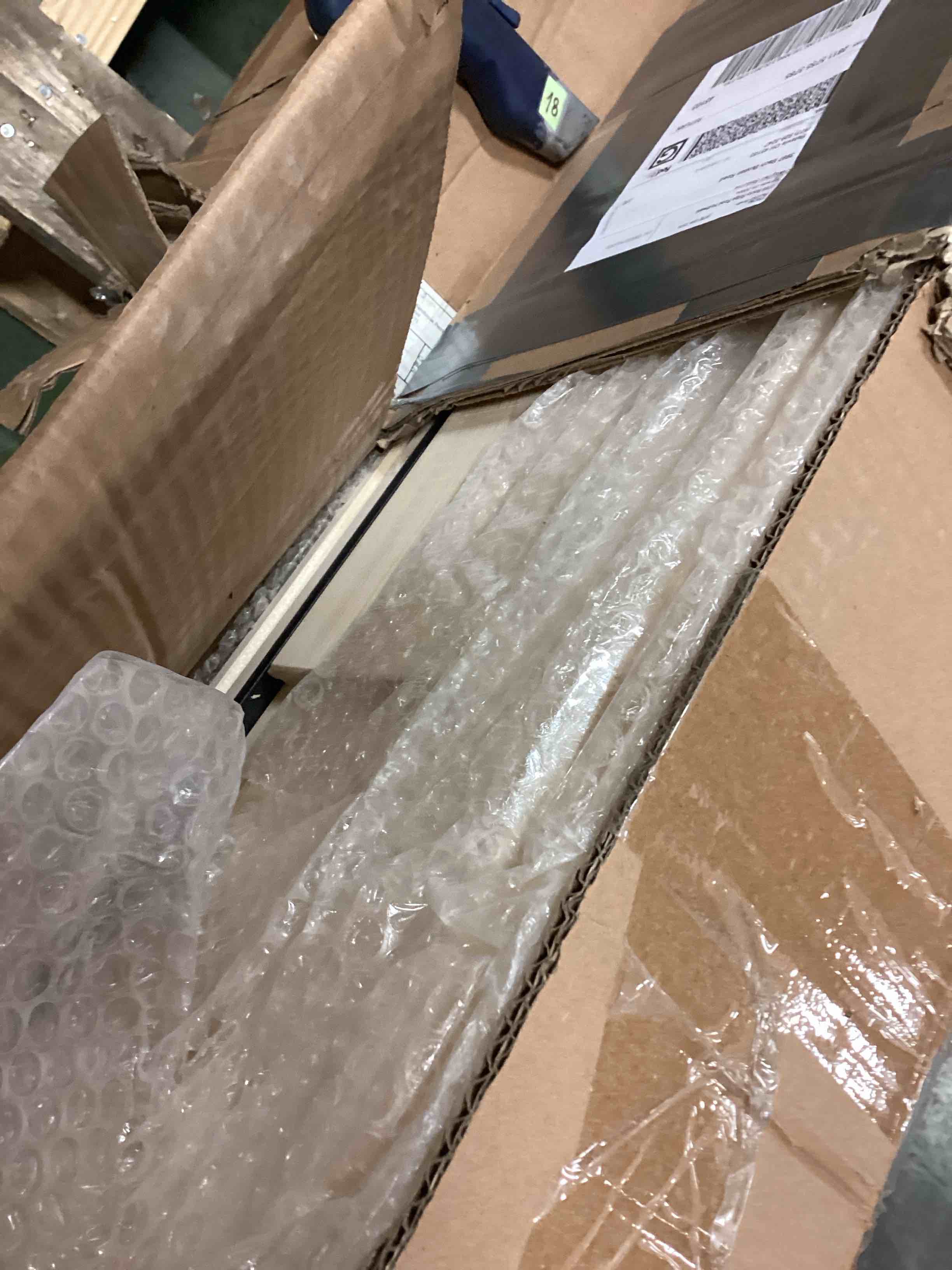 https://s3.amazonaws.com/lotting-images-prod/bidfta/PNK0482176_1730993825966.jpeg