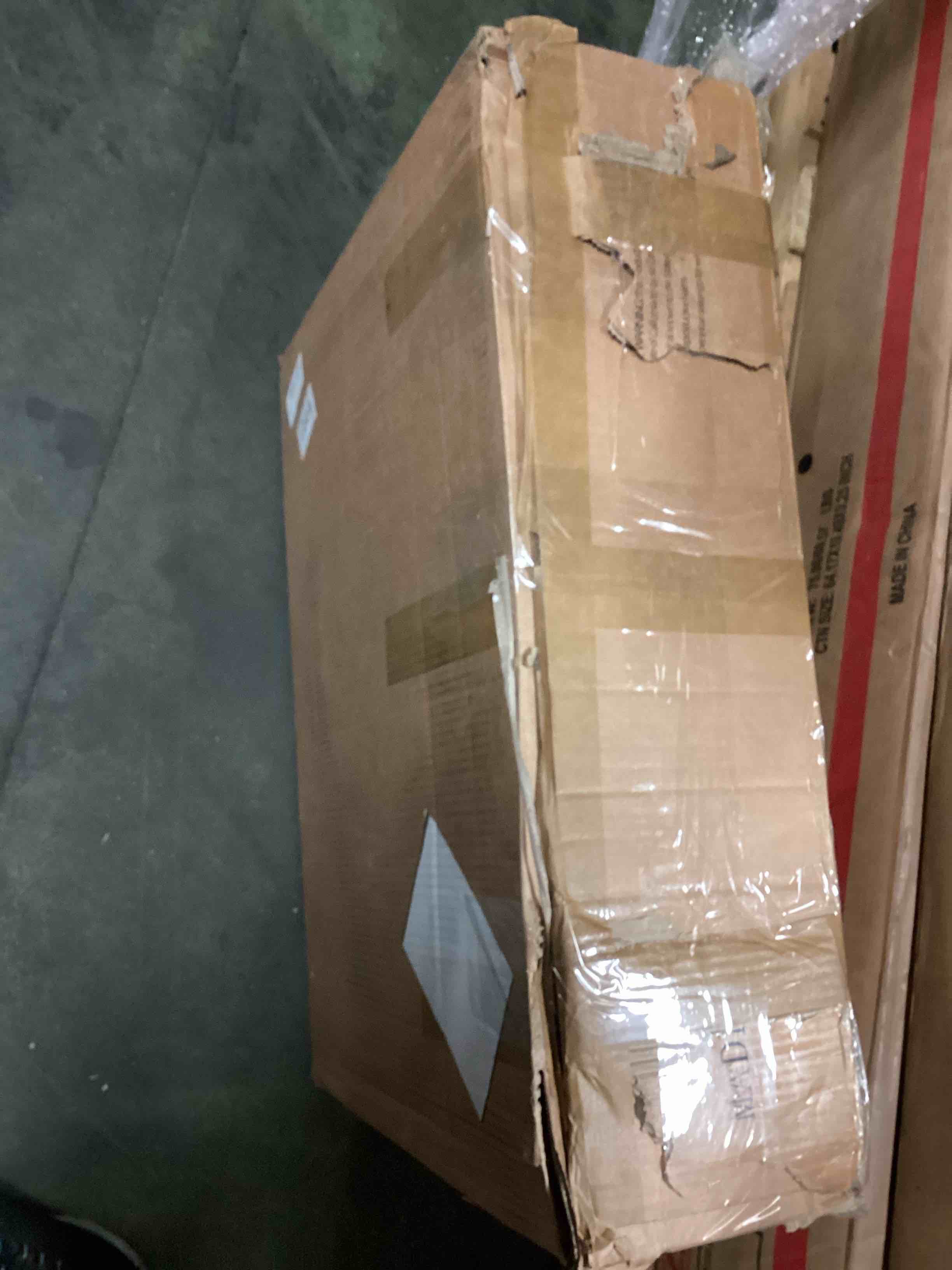 https://s3.amazonaws.com/lotting-images-prod/bidfta/PNK0482239_1730920554588.jpeg