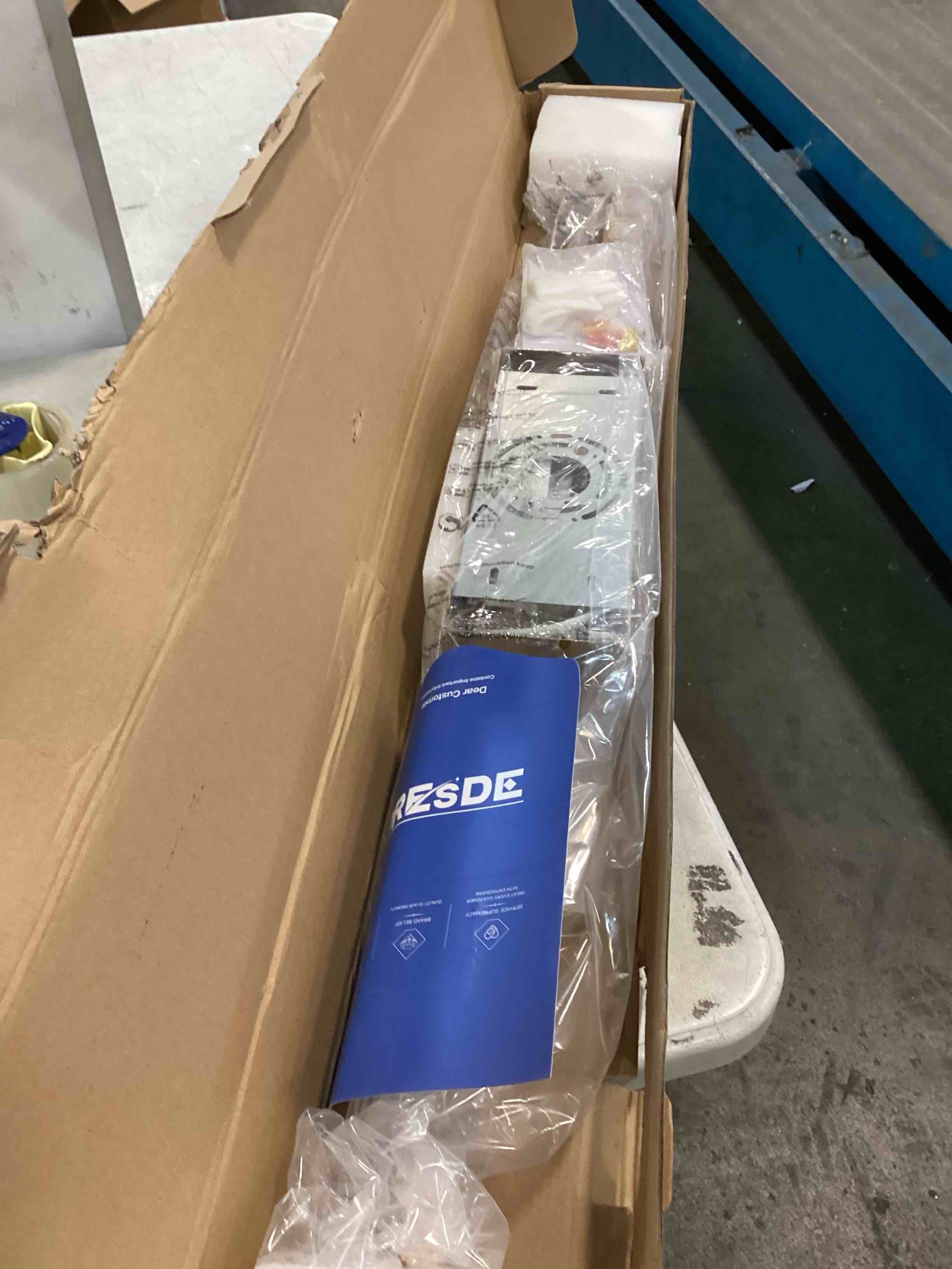 https://s3.amazonaws.com/lotting-images-prod/bidfta/PNK0482420_1730840036009.jpeg