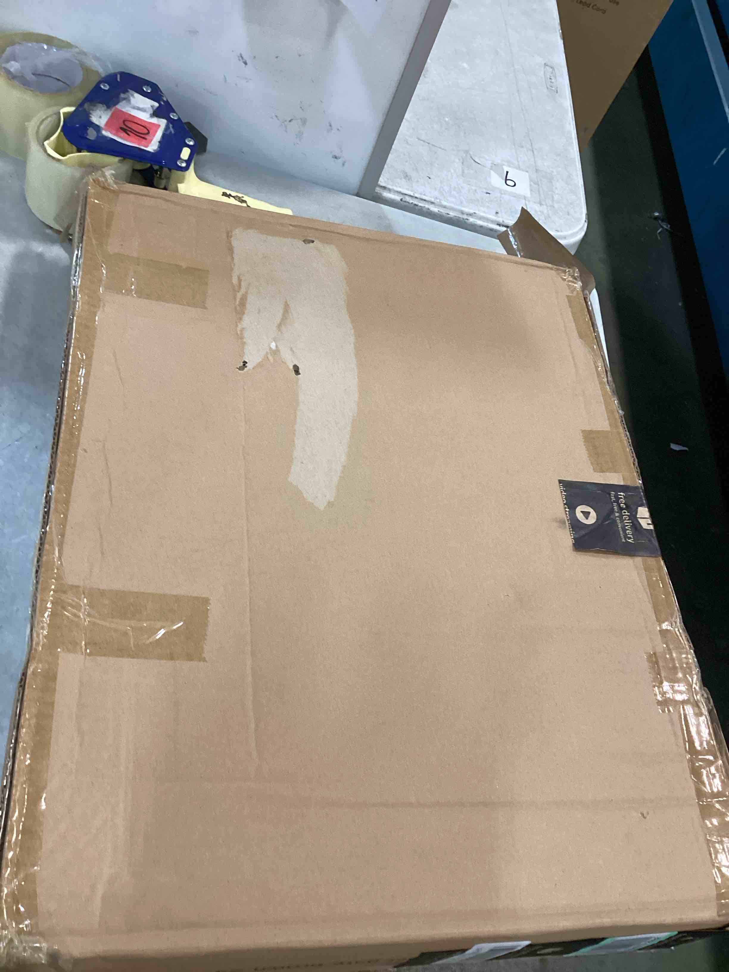 https://s3.amazonaws.com/lotting-images-prod/bidfta/PNK0482422_1730839054601.jpeg