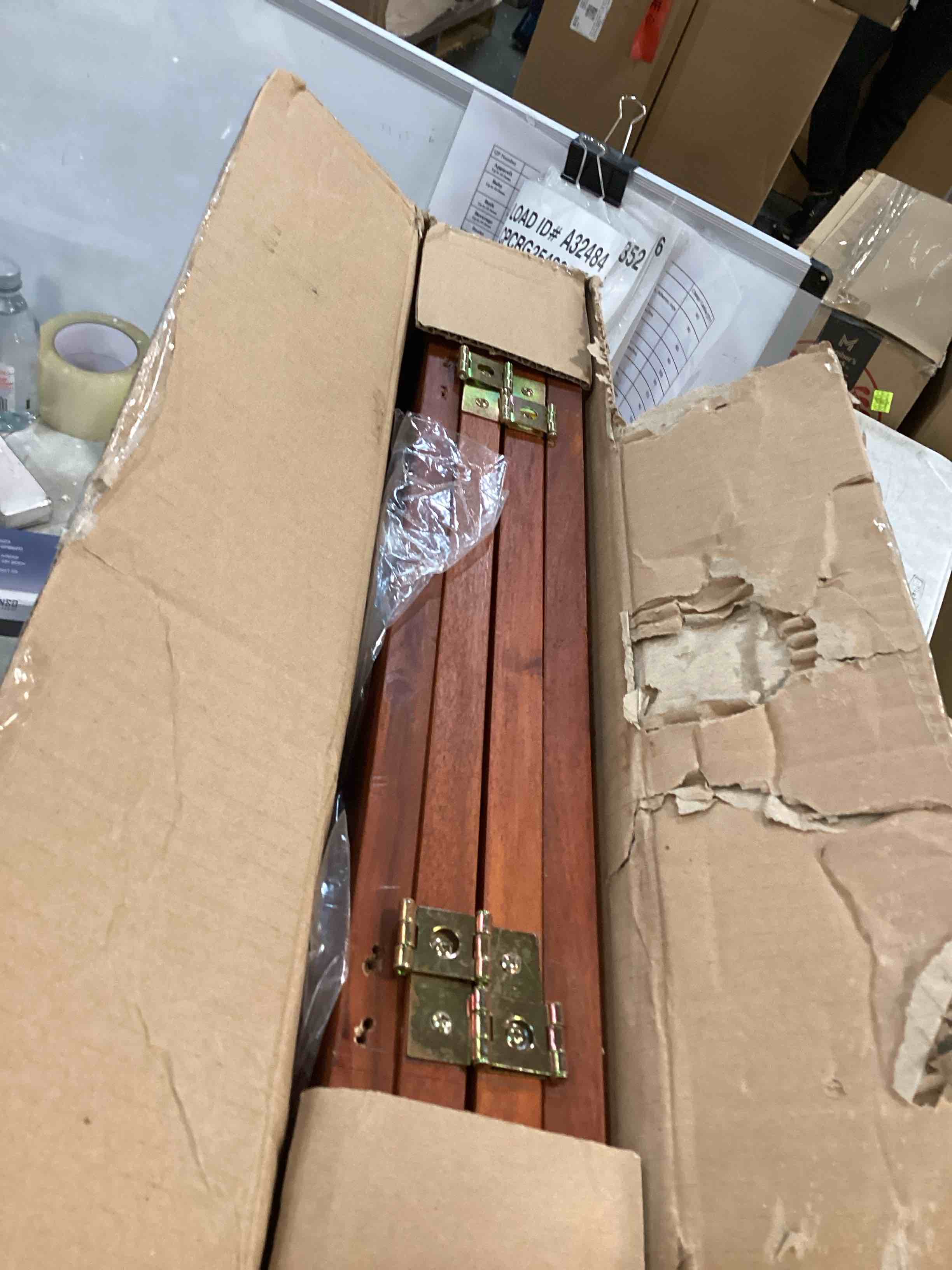 https://s3.amazonaws.com/lotting-images-prod/bidfta/PNK0482422_1730839137702.jpeg