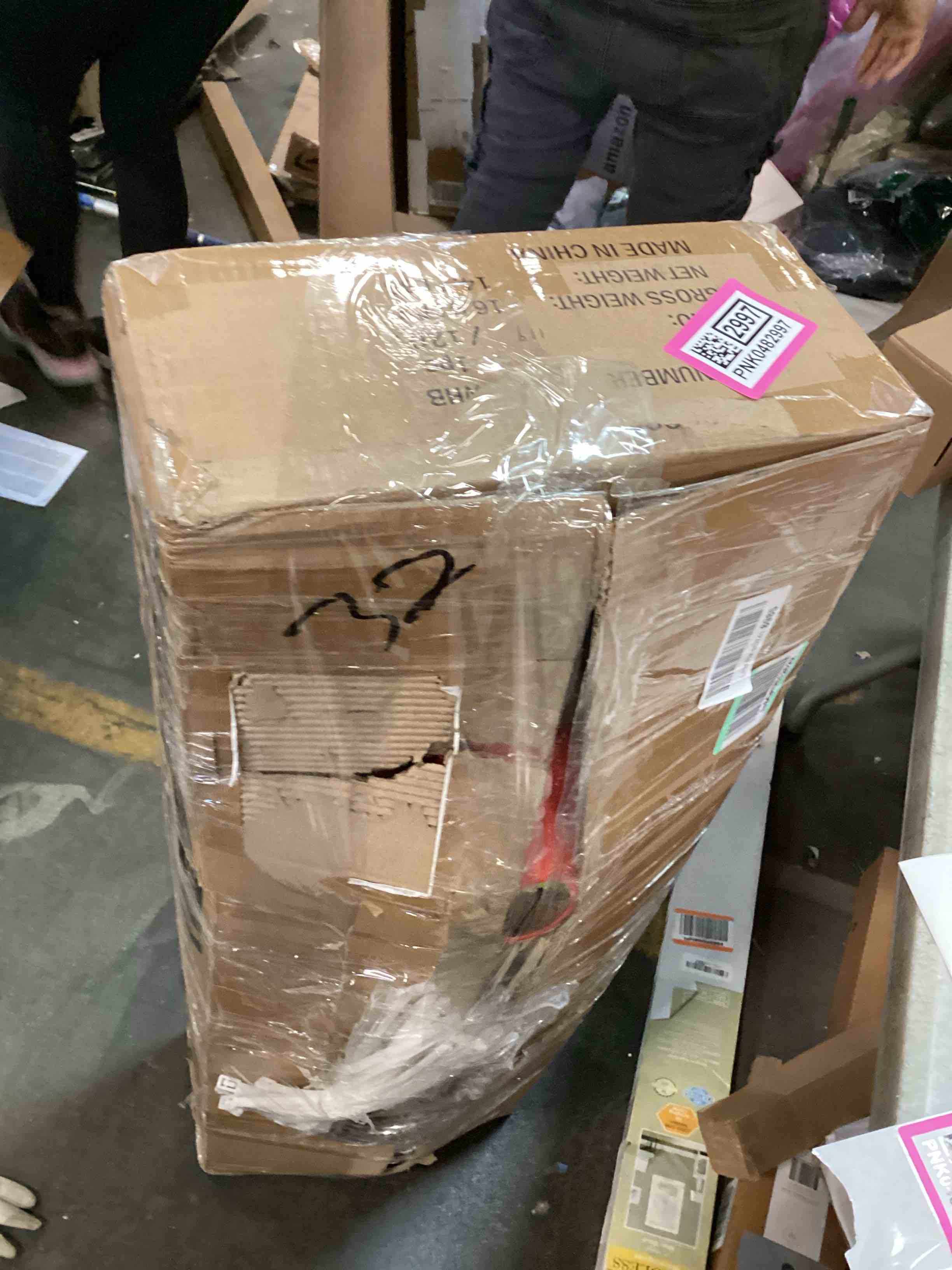 https://s3.amazonaws.com/lotting-images-prod/bidfta/PNK0482997_1730489019221.jpeg